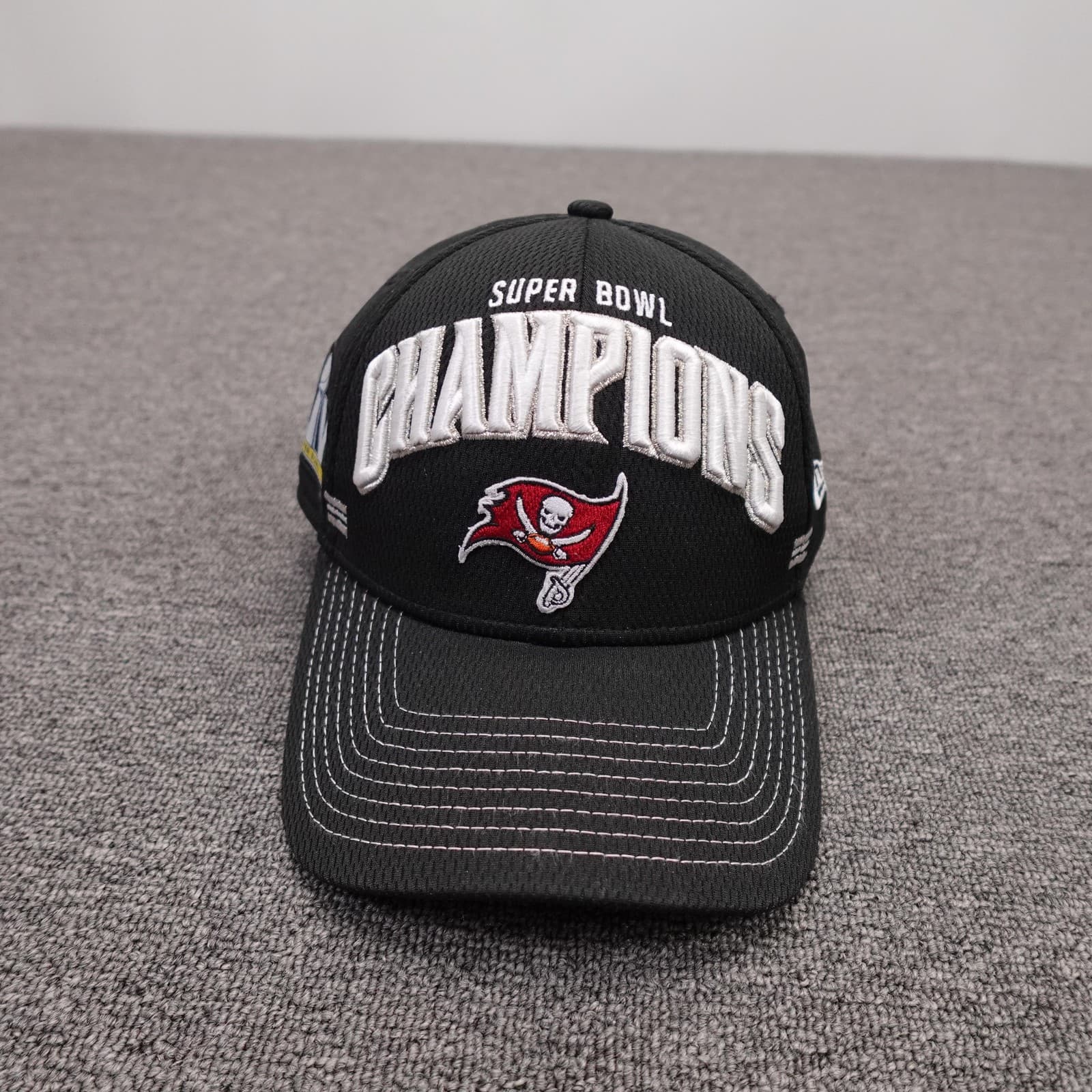 Tampa Bay Buccaneers Hat Cap Snap Back One Size NFL Super Bowl Champs New Era
