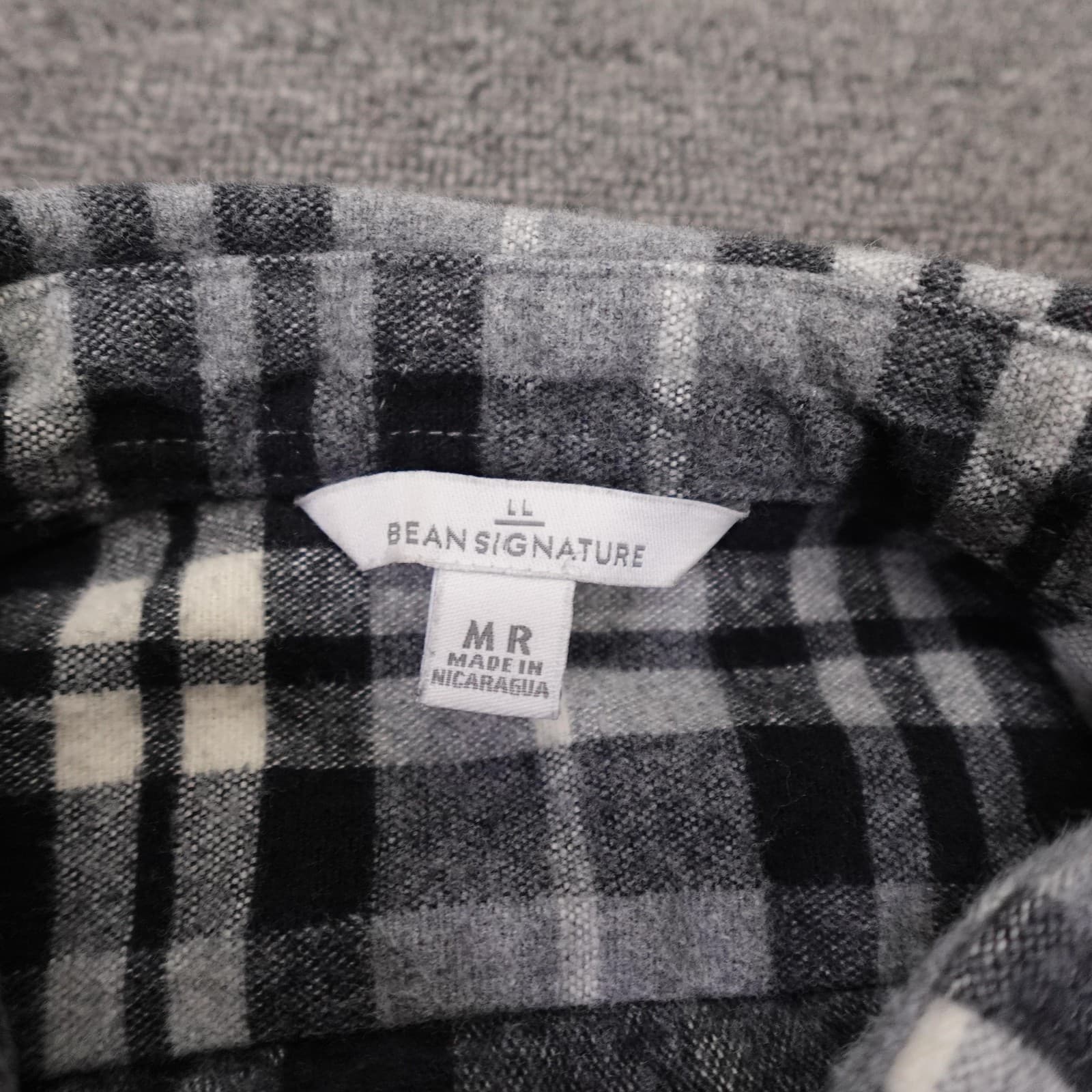 L.L.Bean Signature Shirt Mens Medium Gray Plaid Flannel Long Sleeve Button Up - Thumbnail 3