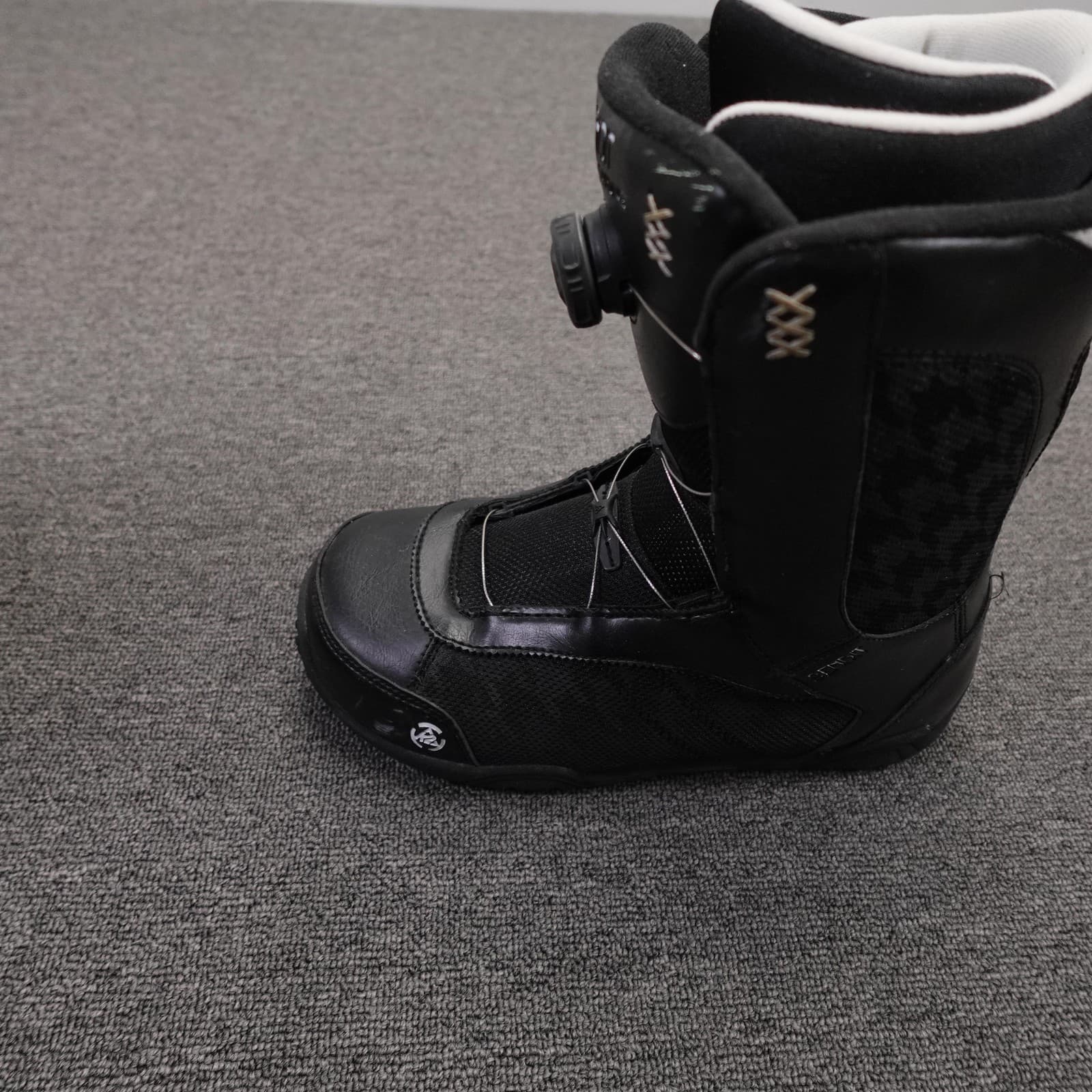 K2 Sendit BOA Snowboard Boots Womens 9 Black White Dial Lacing Rubber Sole - Thumbnail 2