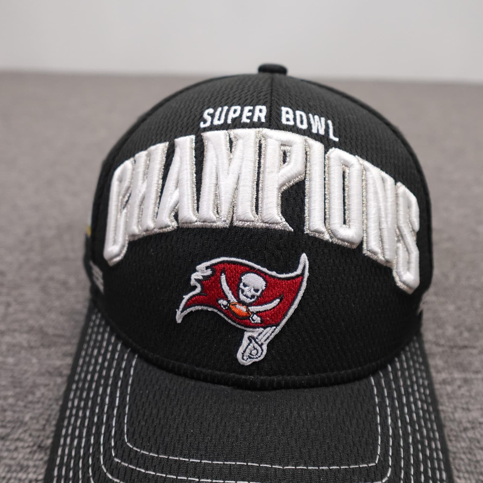 Tampa Bay Buccaneers Hat Cap Snap Back One Size NFL Super Bowl Champs New Era - Thumbnail 2