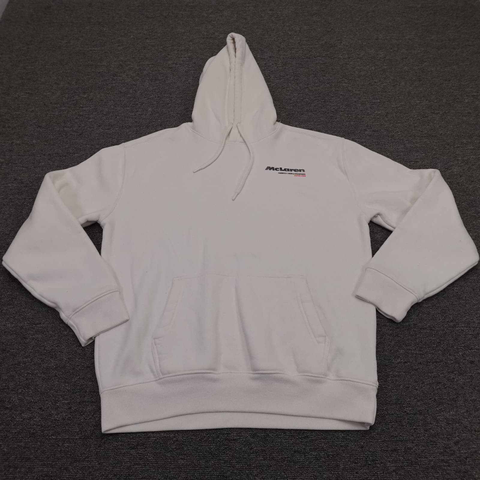 McLaren Formula 1 Sweatshirt Mens Medium White Racing Pullover Hoodie Hollister