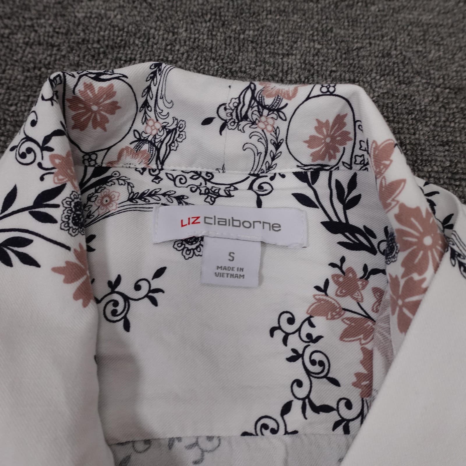 Liz Claiborne Blouse Womens Small White Floral Button Front Long Sleeve Rayon - Thumbnail 2