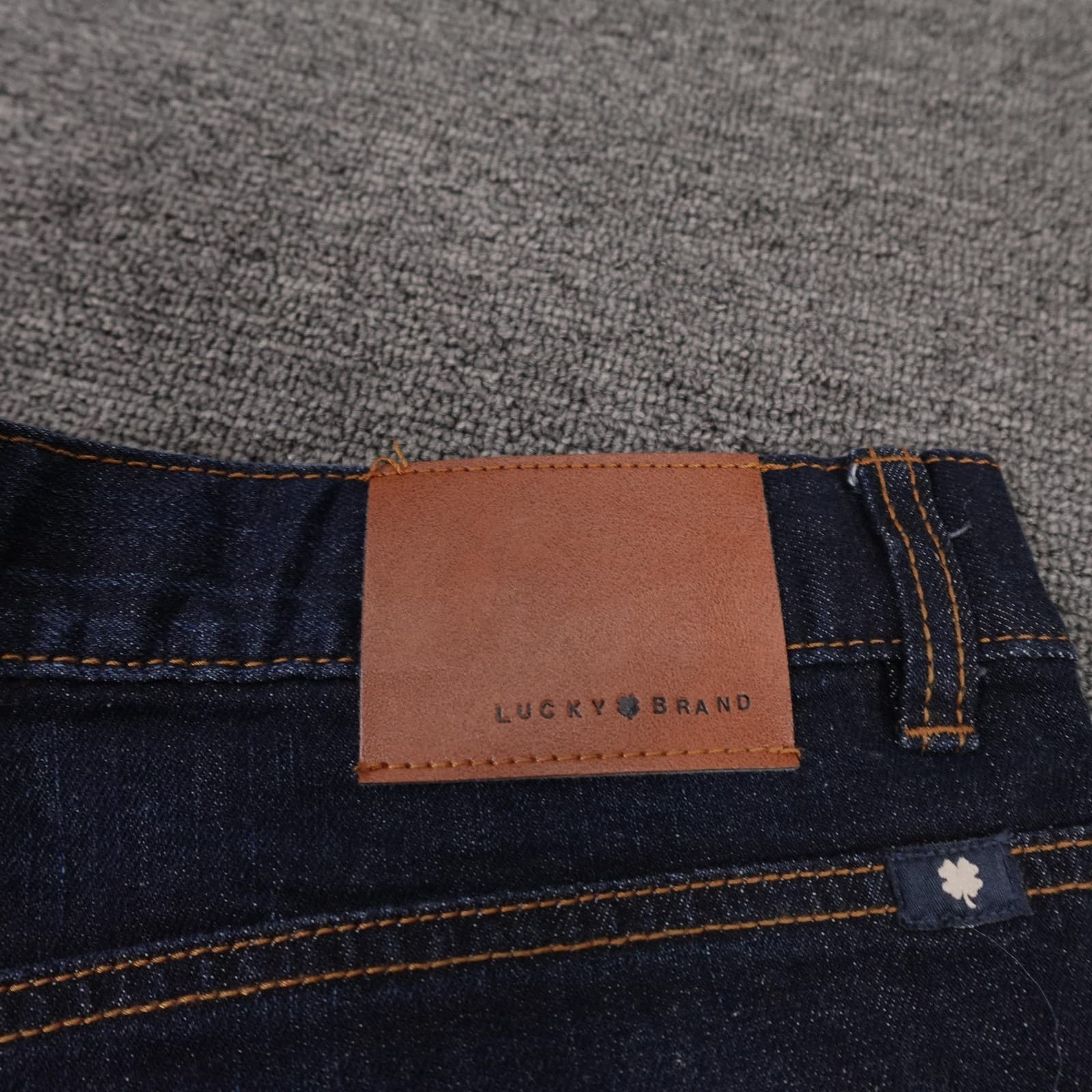 Lucky Brand Classic Straight Jeans Youth 20 Blue Dark Wash Stretch Denim 32x31 - Thumbnail 5