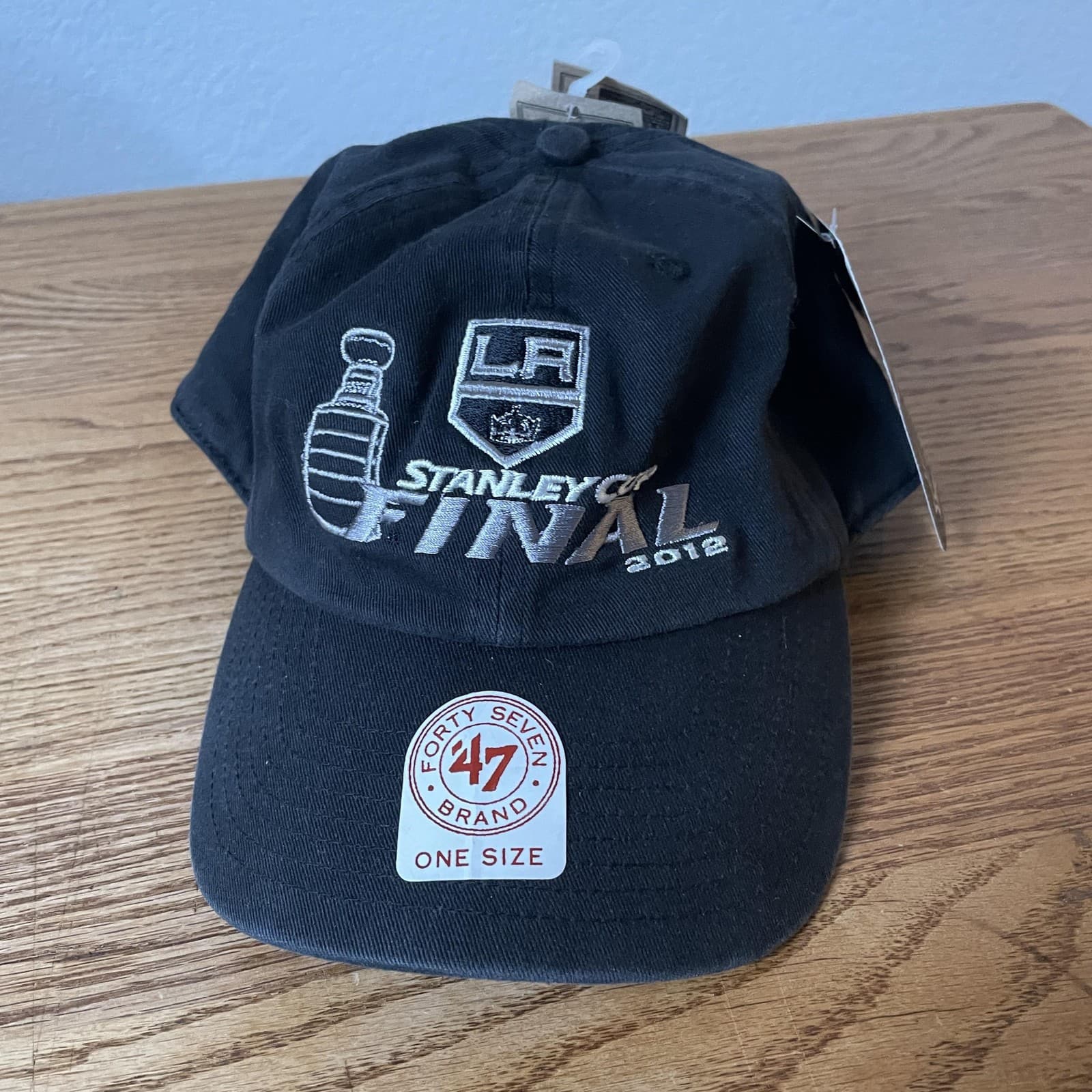 Los Angeles Kings Hat Cap Strap Back Mens One Size NHL Stanley Cup Final 2012