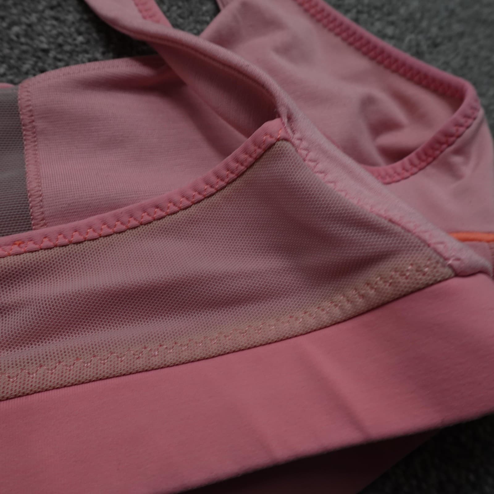 Lululemon Sports Bra Womens 4 Pink Racerback Mesh Trim Athletic Yoga Running Gym - Thumbnail 3