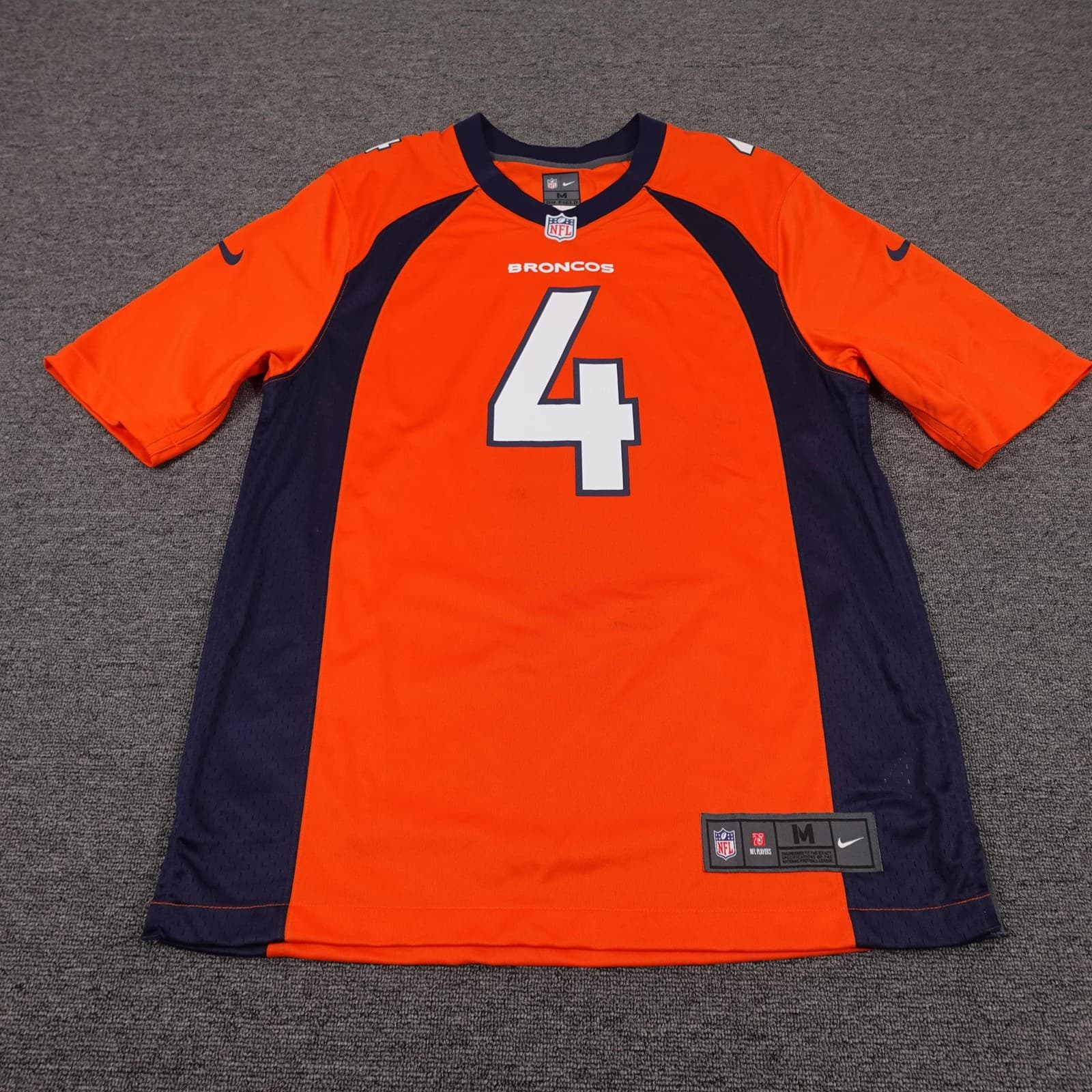 Denver Broncos Football Jersey Mens Medium Orange NFL Nike Case Keenum 4
