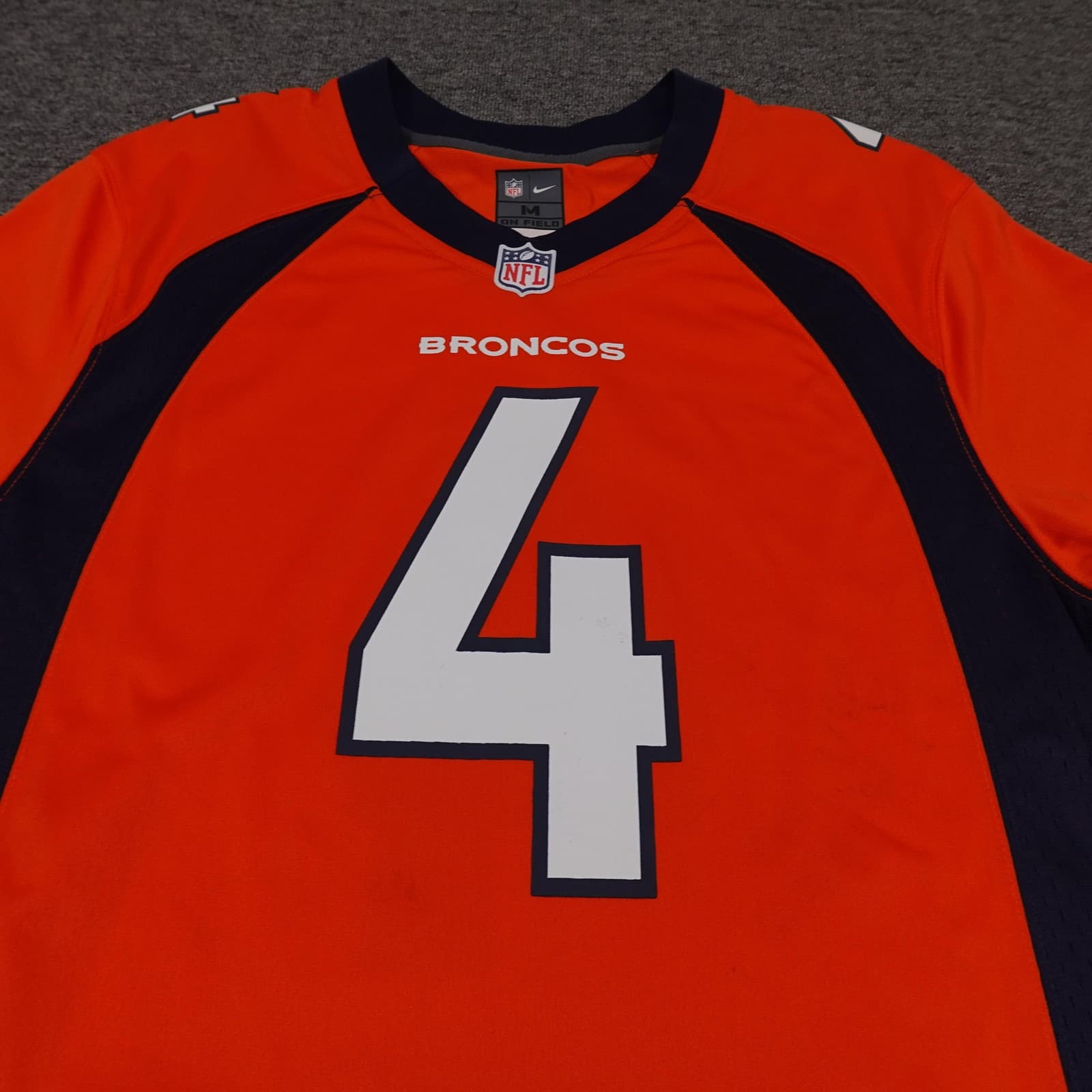 Denver Broncos Football Jersey Mens Medium Orange NFL Nike Case Keenum 4 - Thumbnail 3