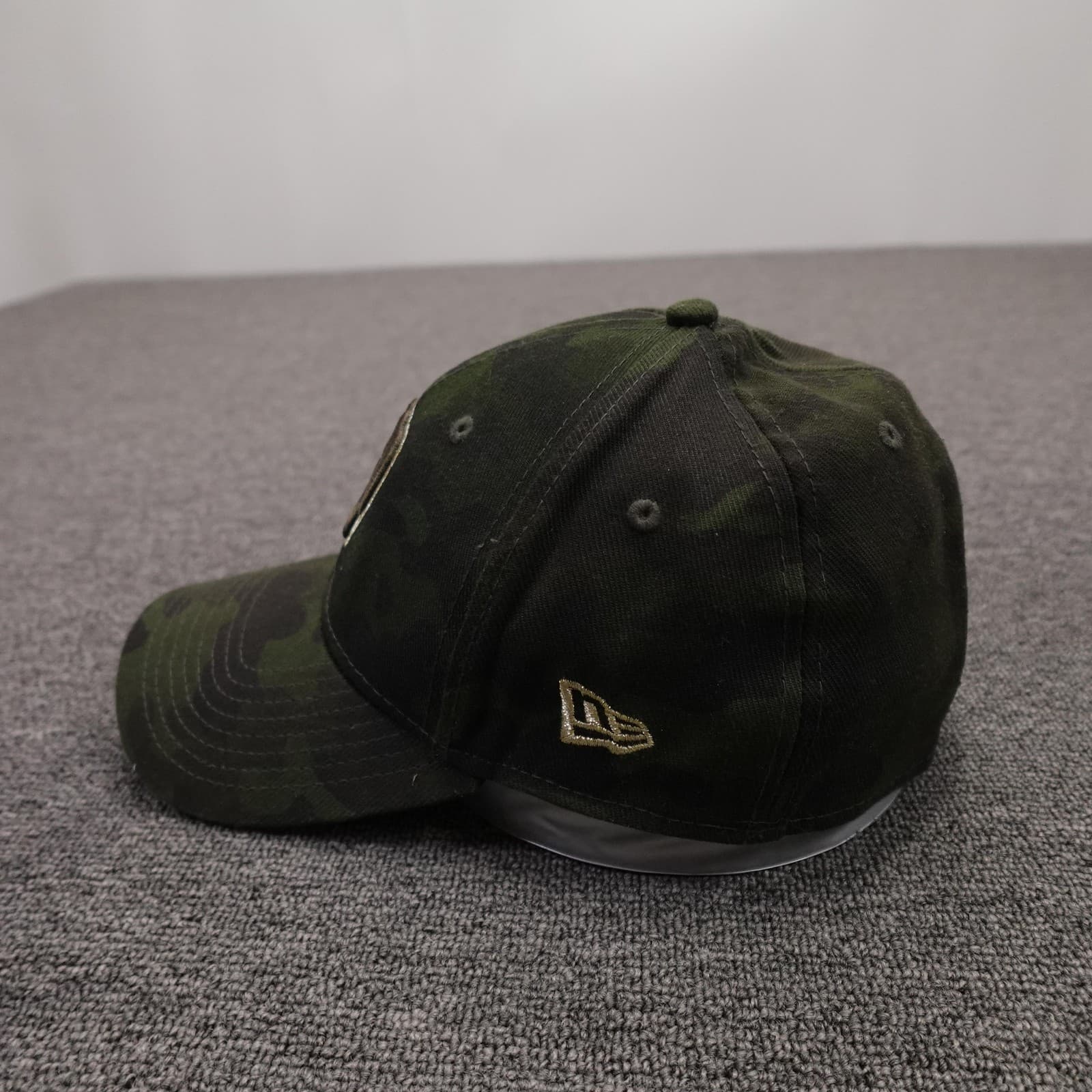 Milwaukee Brewers Hat Cap Fitted Mens Medium Camo MLB Baseball 39THIRTY New Era - Thumbnail 3