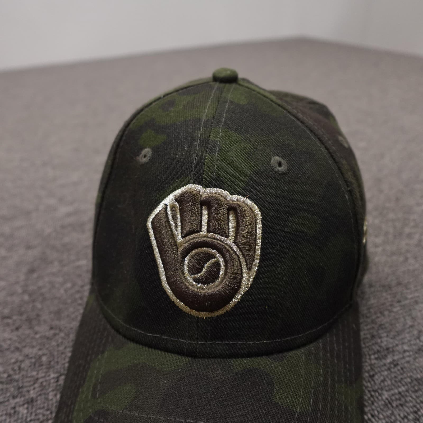 Milwaukee Brewers Hat Cap Fitted Mens Medium Camo MLB Baseball 39THIRTY New Era - Thumbnail 2