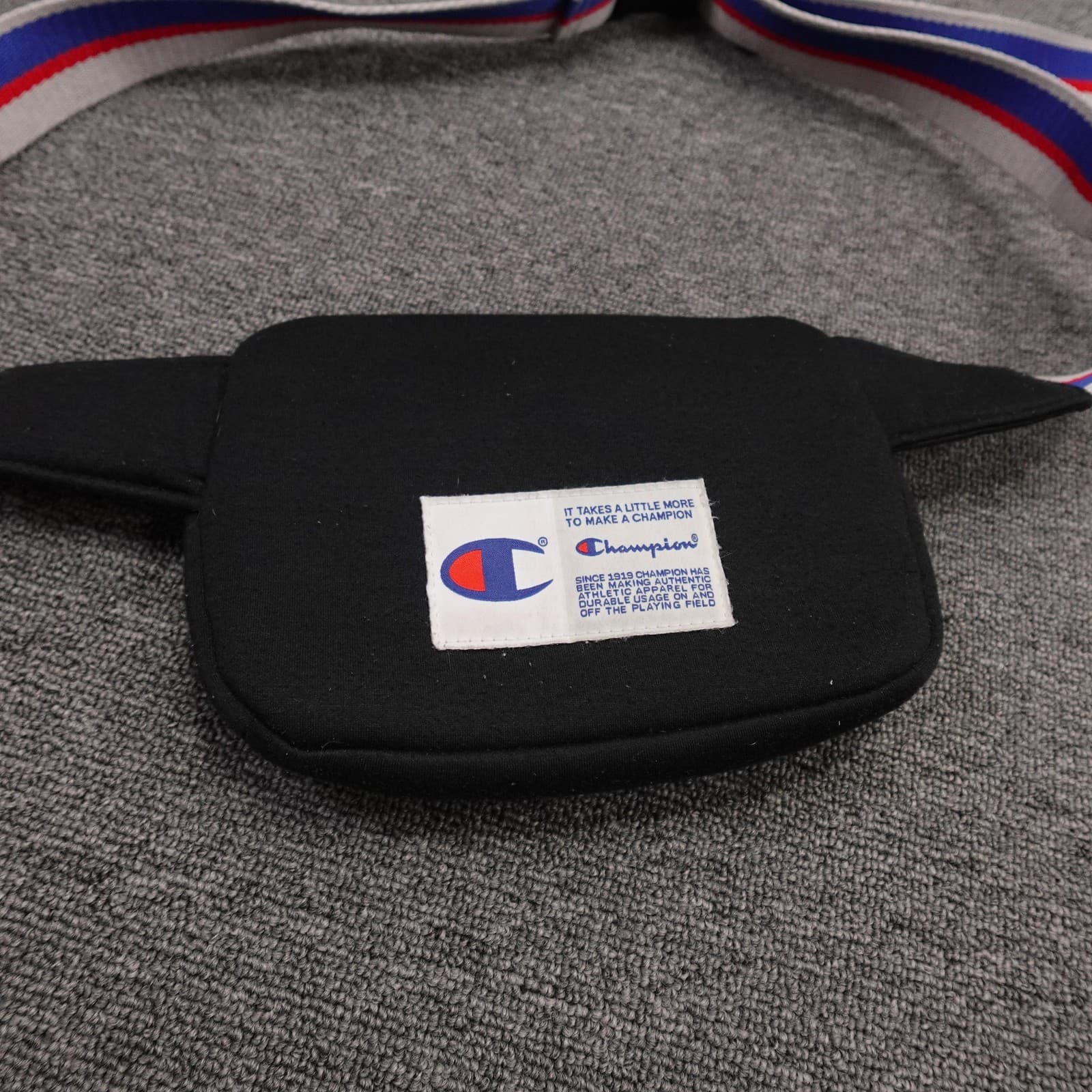 Champion Vintage Fanny Pack Black Logo Travel Waist Belt Bag Unisex Adjustable - Thumbnail 5