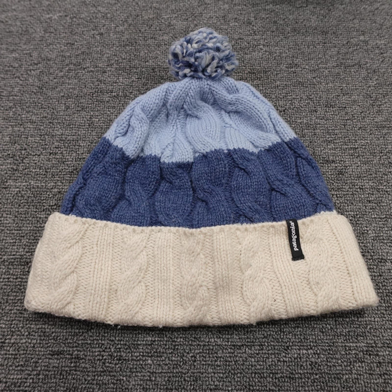 Patagonia Hat Beanie Fitted Mens One Size Blue Cable Knit Cuffed Pom Winter