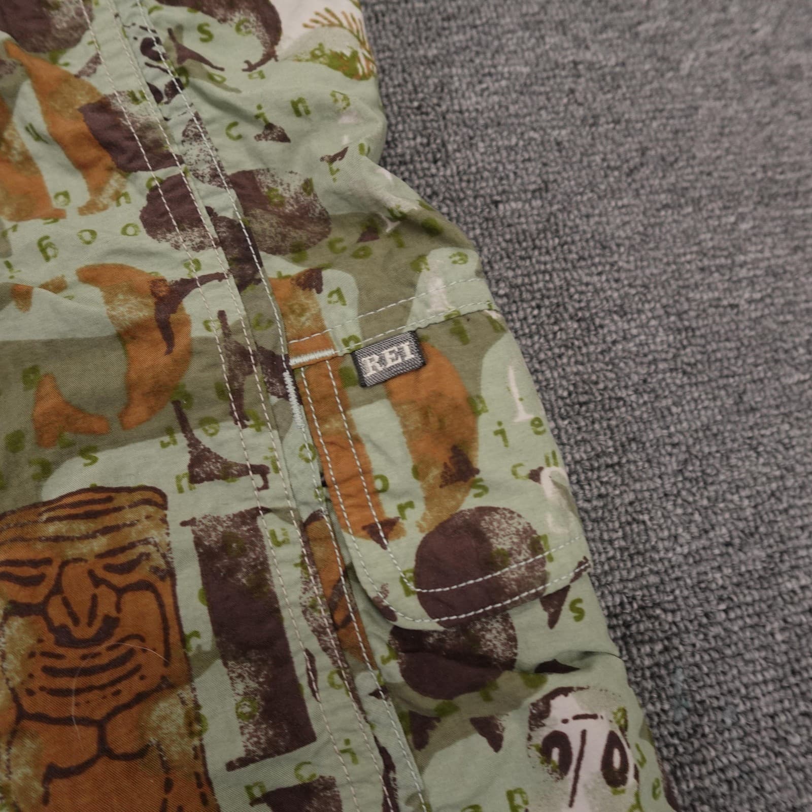 Vintage REI Swim Shorts Mens Large Green Tiki Hawaiian Print Lined Cargo Y2K - Thumbnail 2
