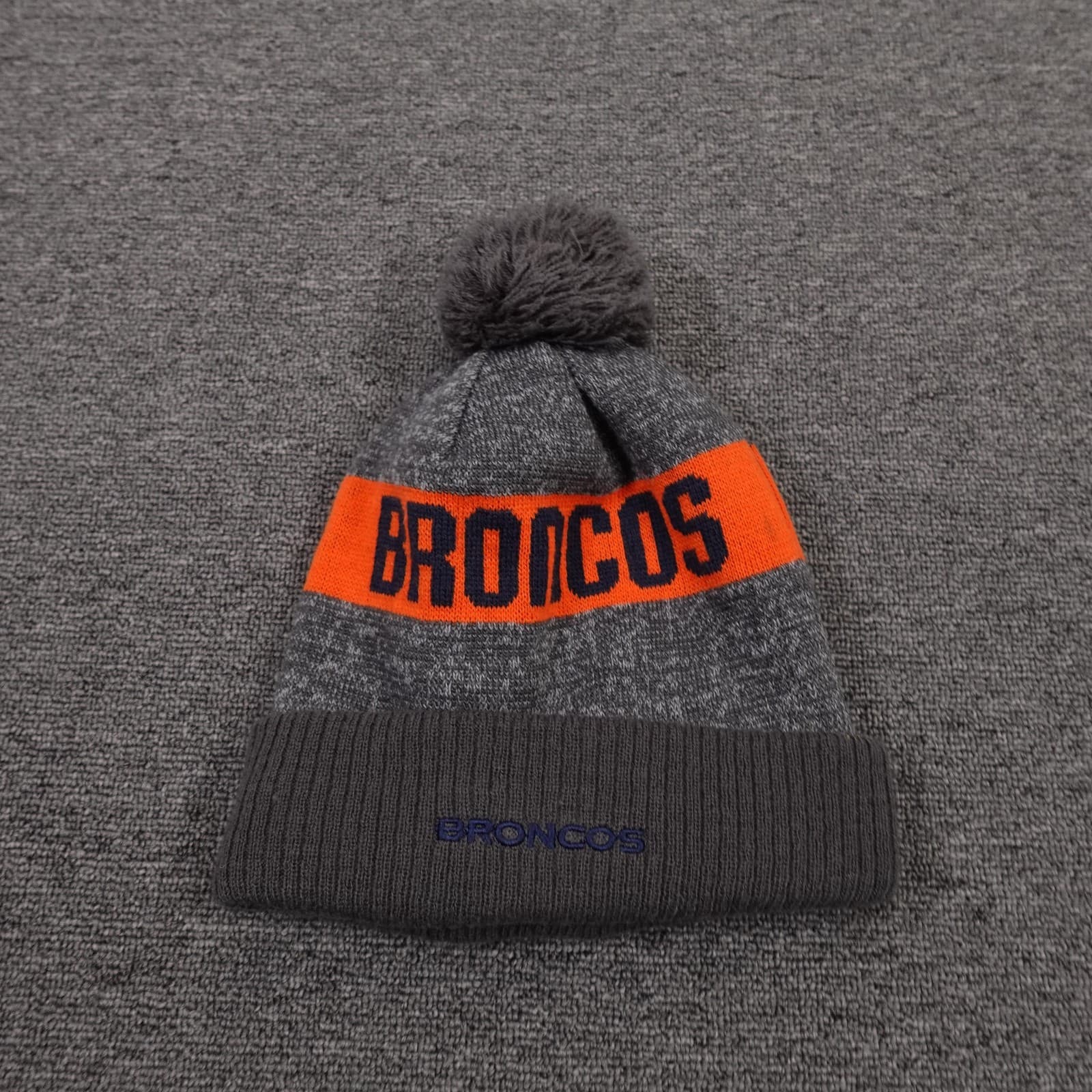 Denver Broncos Hat Beanie Mens One Size Gray NFL Football Pom Knit New Era - Thumbnail 3