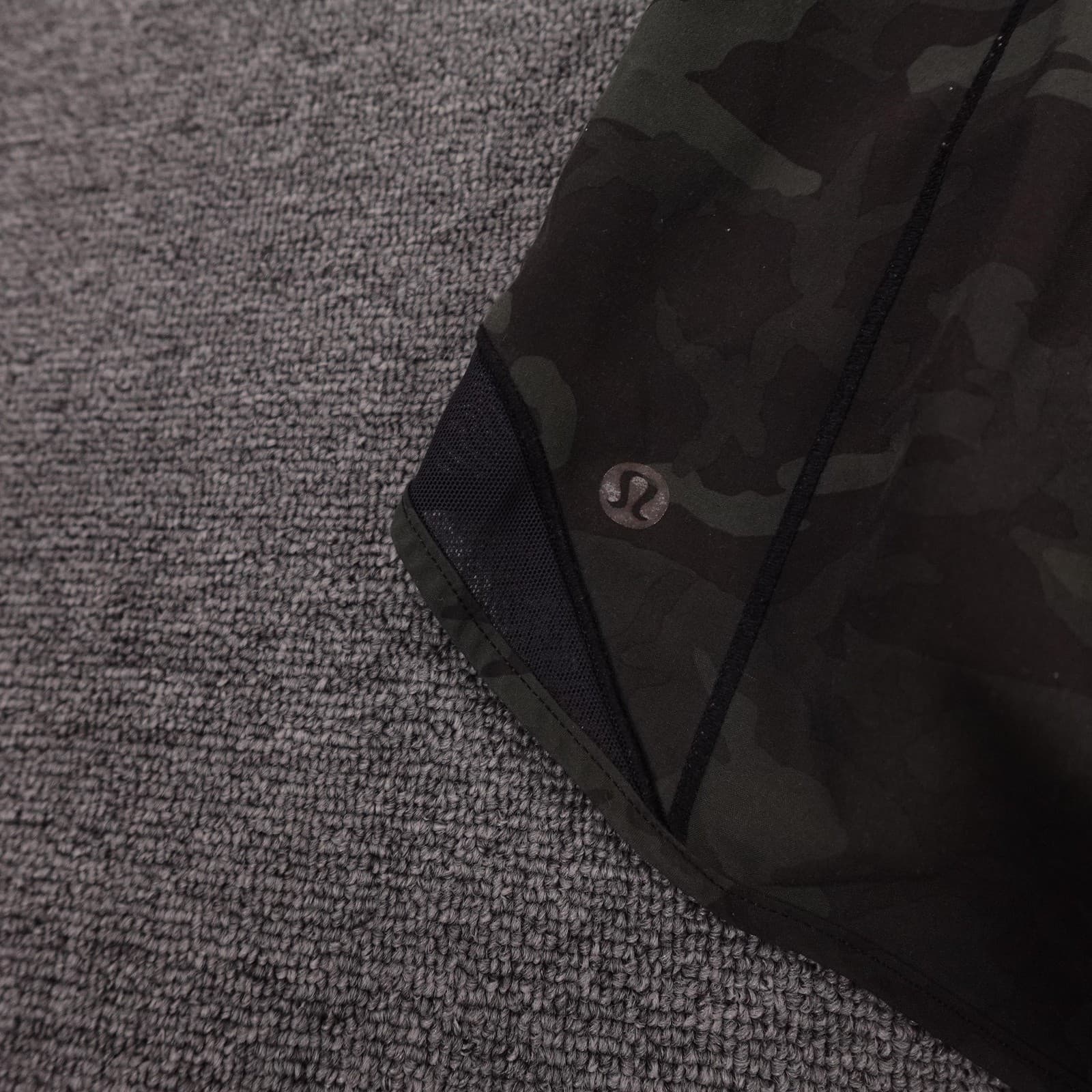 Lululemon Hotty Hot Shorts Womens 6 Tall Green Camo 3.5 In Lined Running Gym - Thumbnail 3