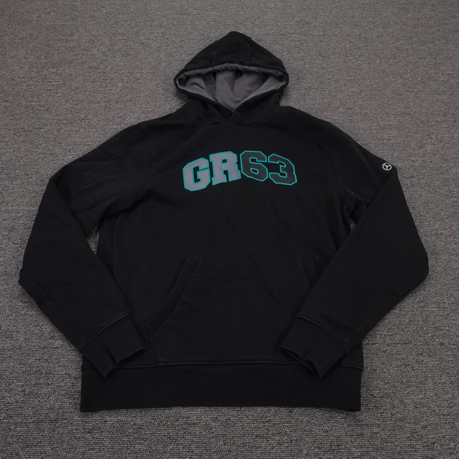 Mercedes AMG Petronas Sweatshirt Mens Medium Black Formula 1 Racing Hoodie GR63