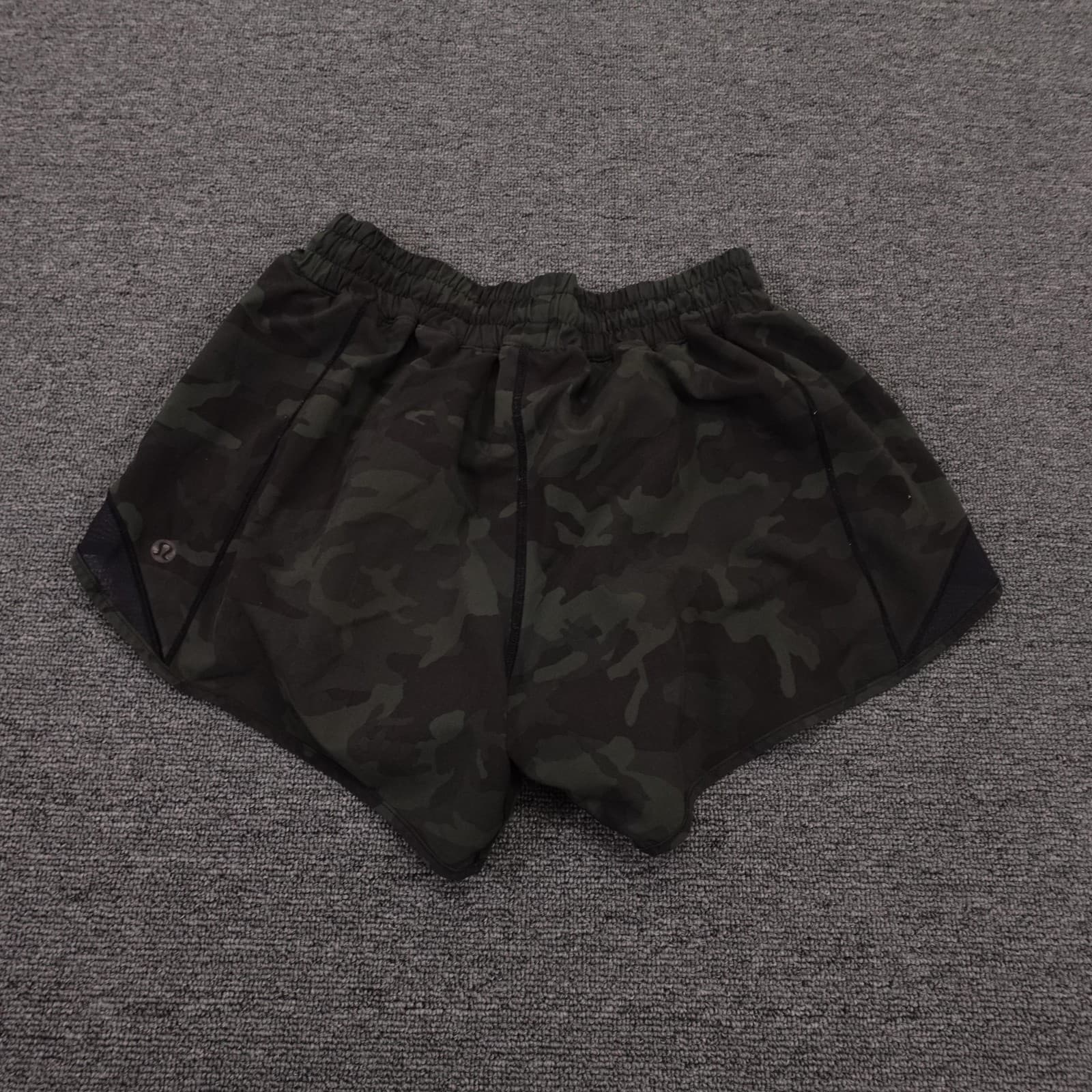 Lululemon Hotty Hot Shorts Womens 6 Tall Green Camo 3.5 In Lined Running Gym - Thumbnail 2