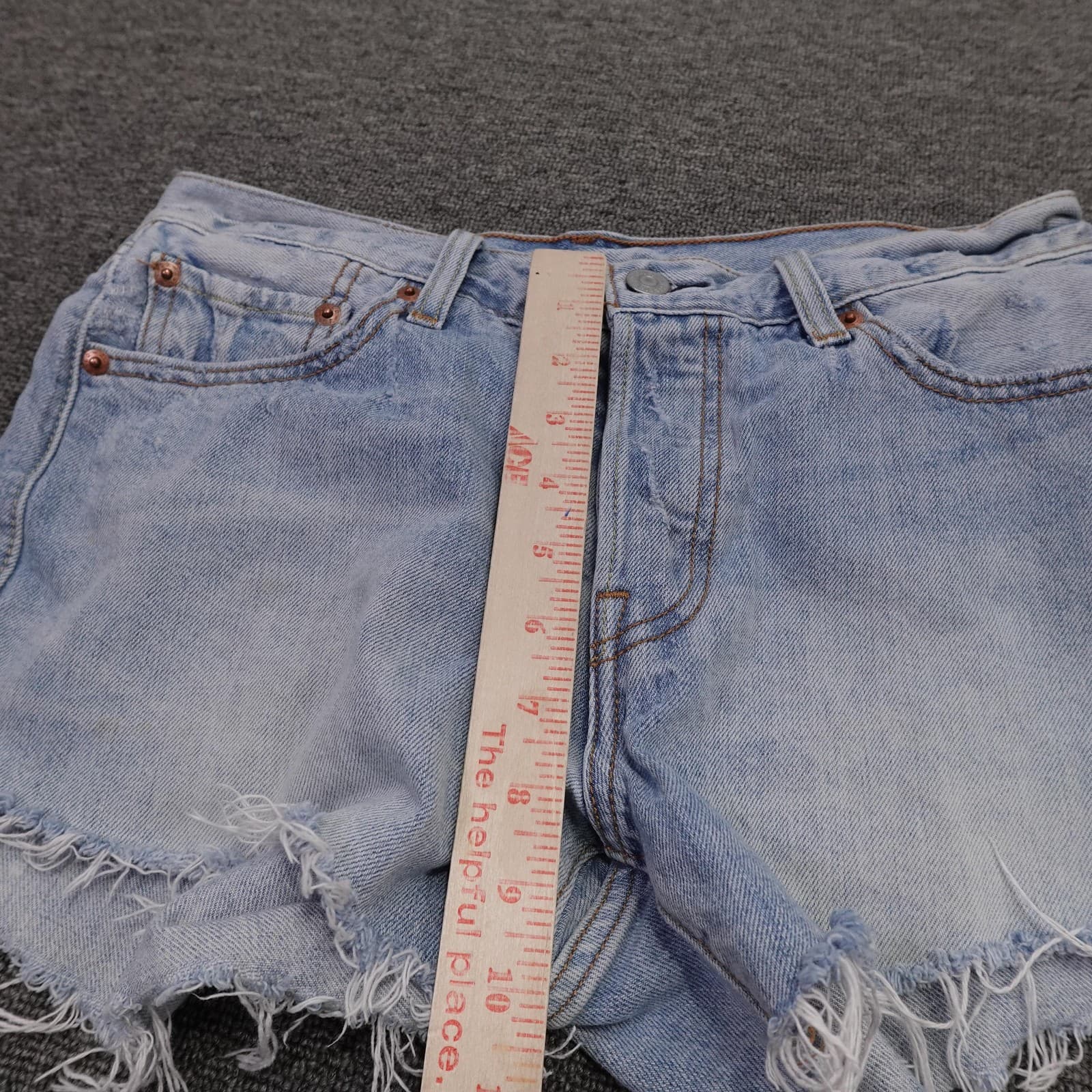 Levi's 501 Shorts Womens 28 Blue Light Wash Denim Button Fly Cutoff Raw Hem - Thumbnail 10