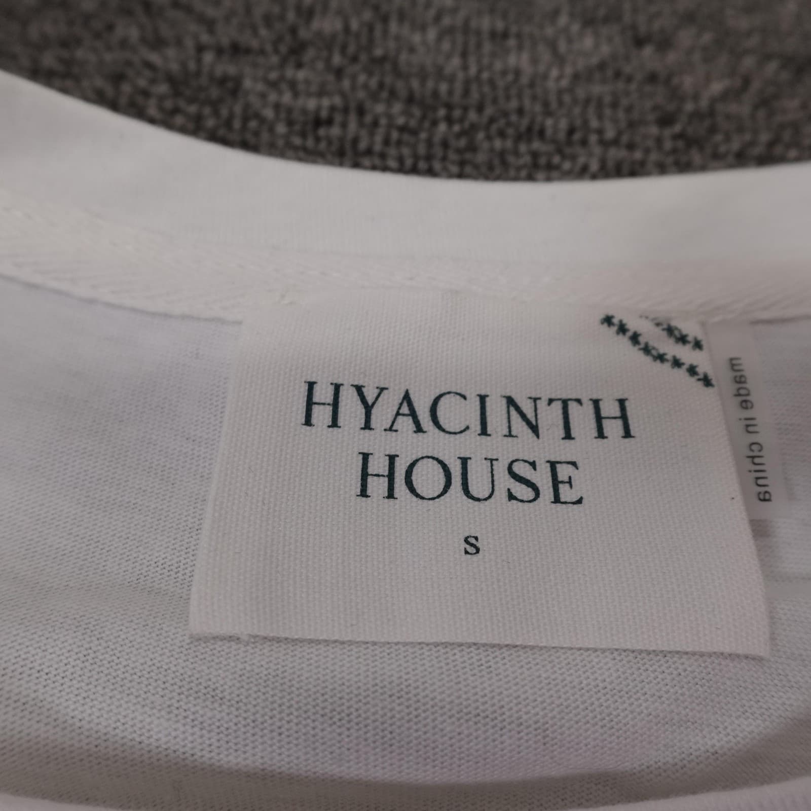 Hyacinth House Shirt Womens Small White Floral Flutter Sleeve Ruffle Tee Top - Thumbnail 3
