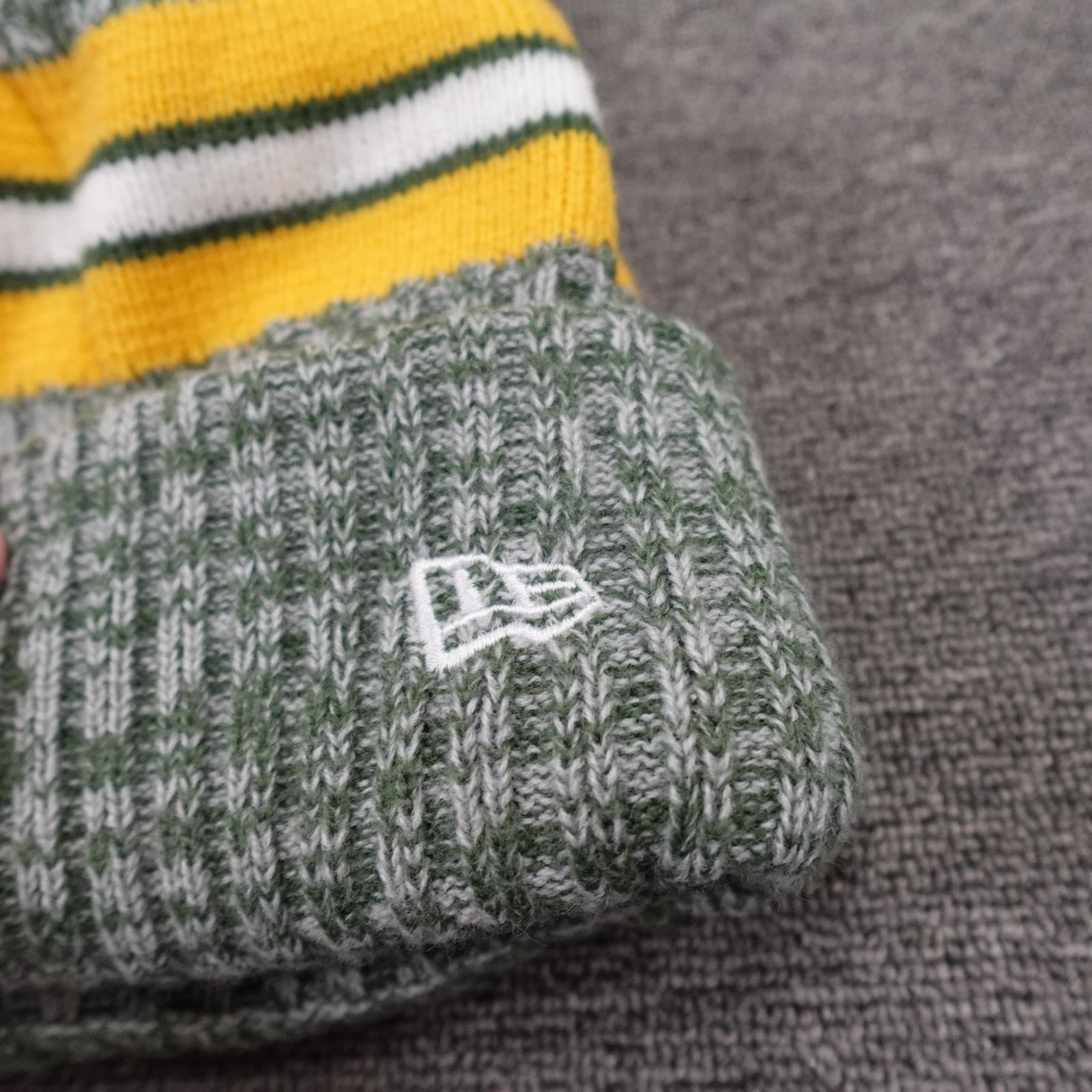 Green Bay Packers Hat Beanie Mens One Size Green NFL Football Pom Knit New Era - Thumbnail 2