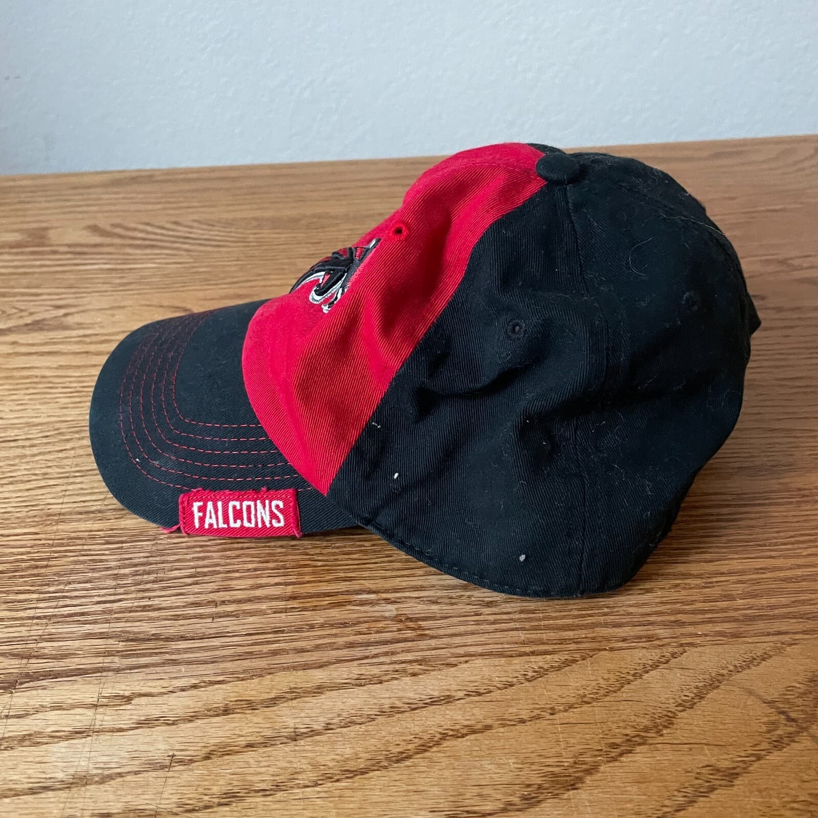 Atlanta Falcons Hat Cap Strap Back One Size Black Red NFL Team Apparel Mens - Thumbnail 2