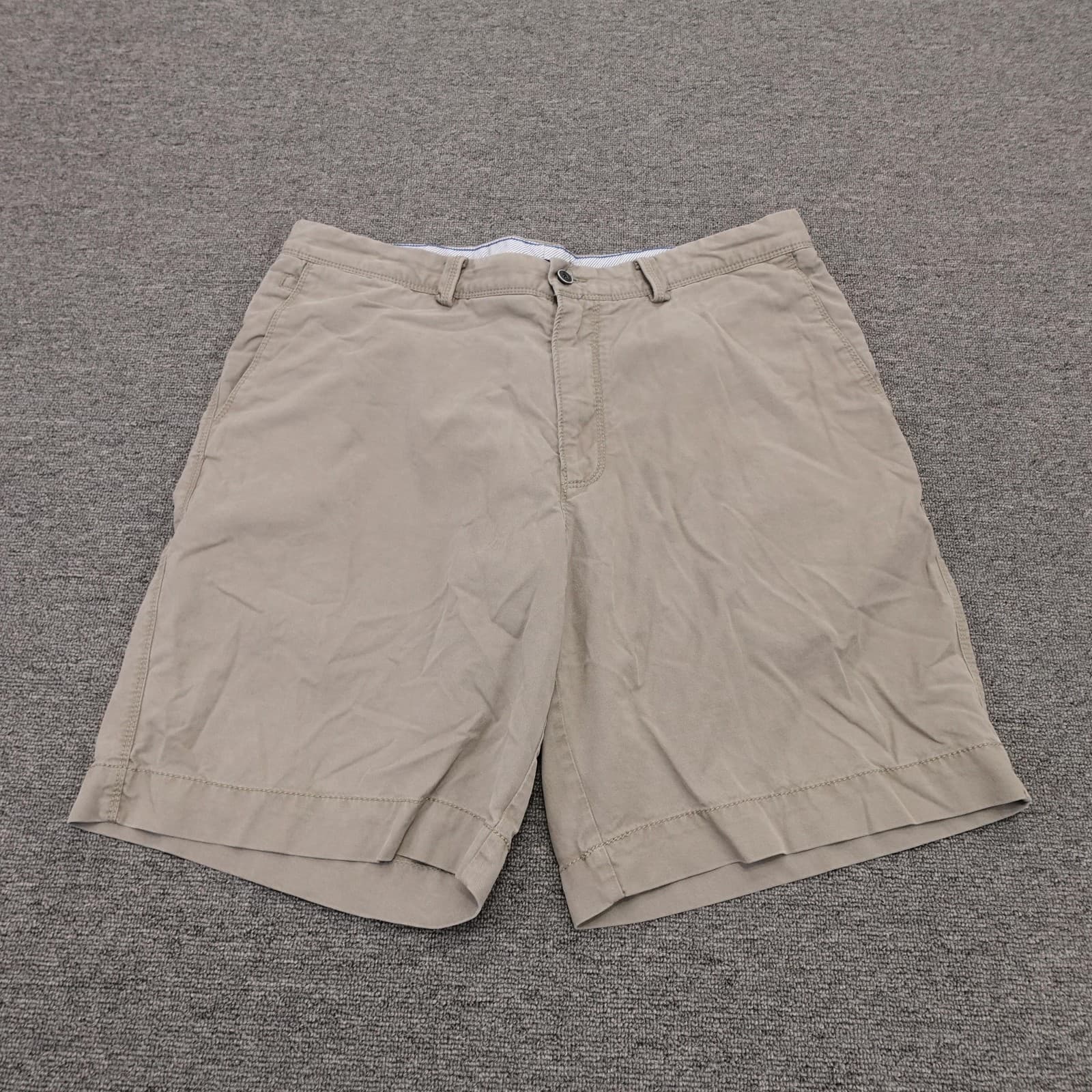 Tommy Bahama Shorts Mens 36 Beige Tencel Lyocell Chino Stretch 10 Inseam Casual