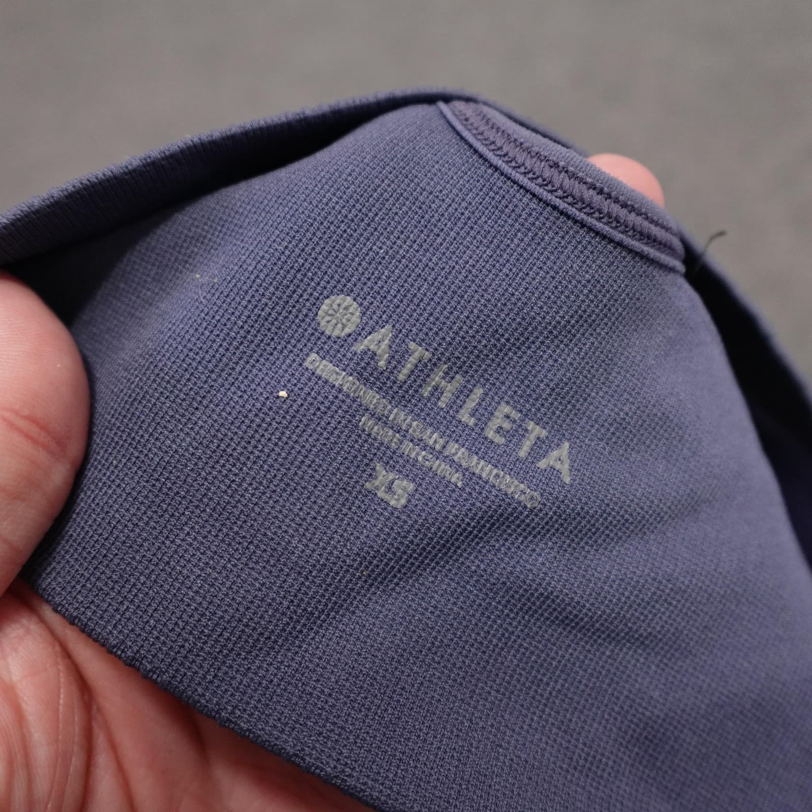 Athleta Sports Bra Womens XS Purple Adjustable Strap Seamless Yoga Gym Workout - Thumbnail 3