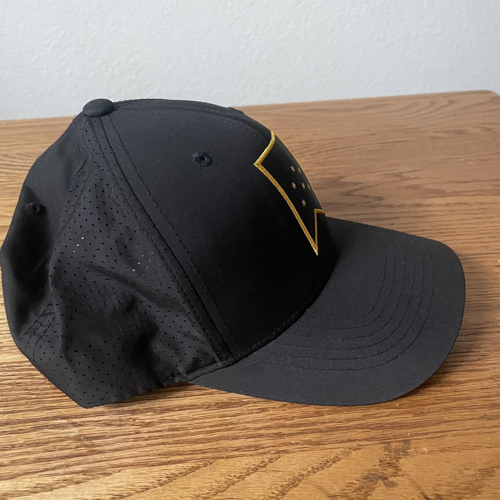 The Charge Hat Cap Snap Back Black Gold Embroidered Perforated Mesh Mens Golf - Thumbnail 5