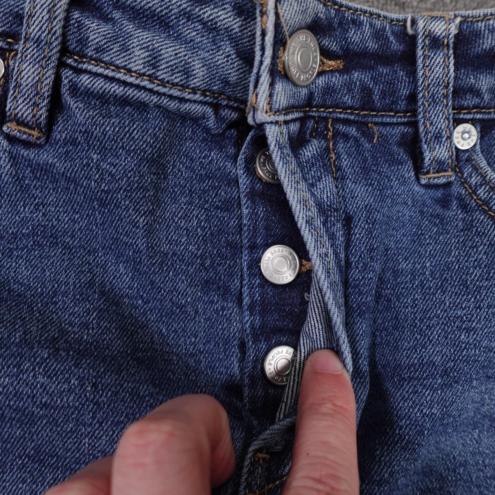 We The Free Shorts Womens 26 Blue Denim Button Fly Cutoff Frayed Hem Stretch - Thumbnail 2