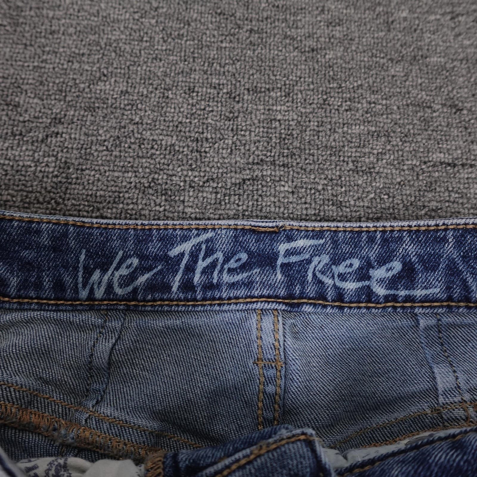 We The Free Shorts Womens 26 Blue Denim Button Fly Cutoff Frayed Hem Stretch - Thumbnail 3