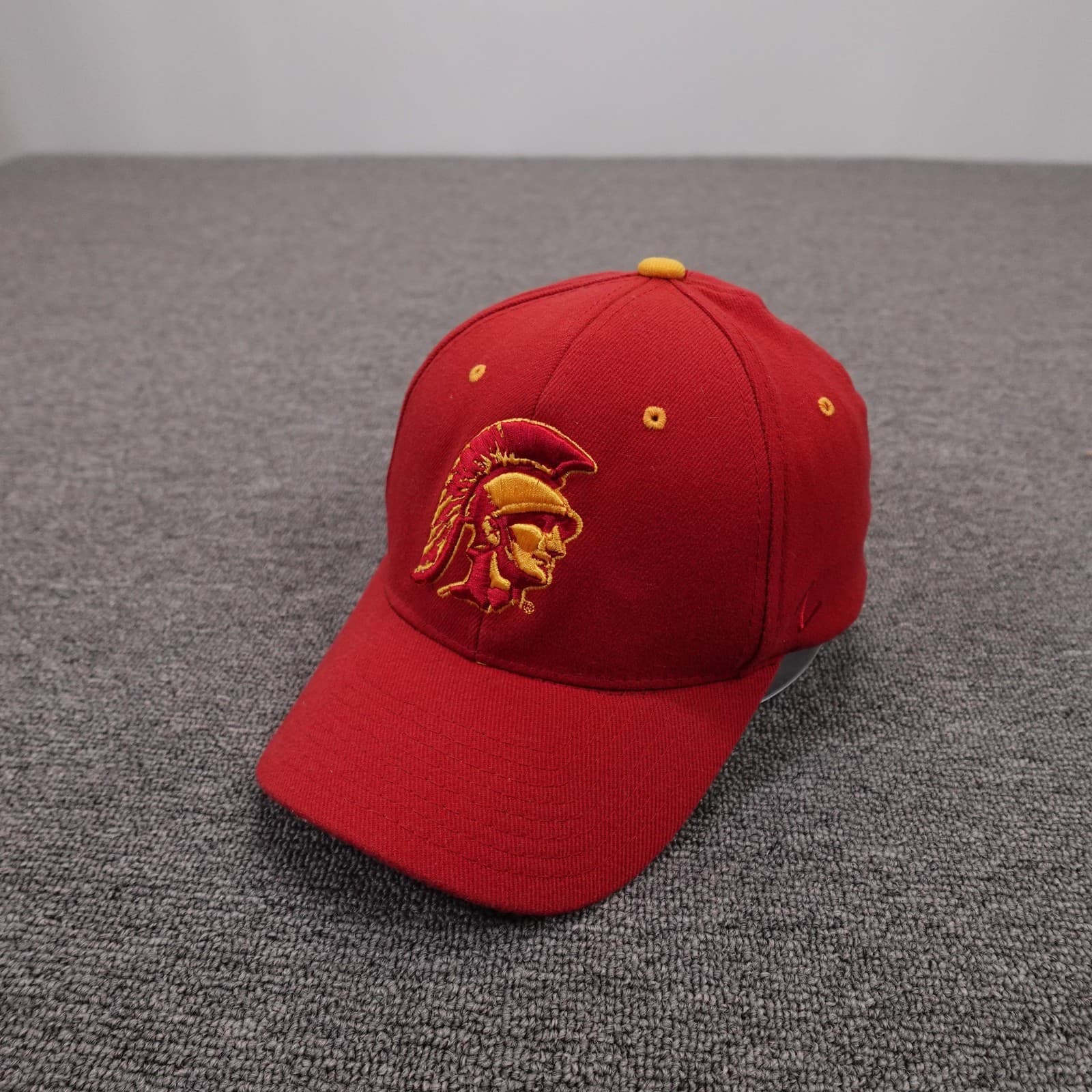 USC Trojans Hat Cap Fitted Mens Large Red NCAA Football Zephyr Stretch Fit