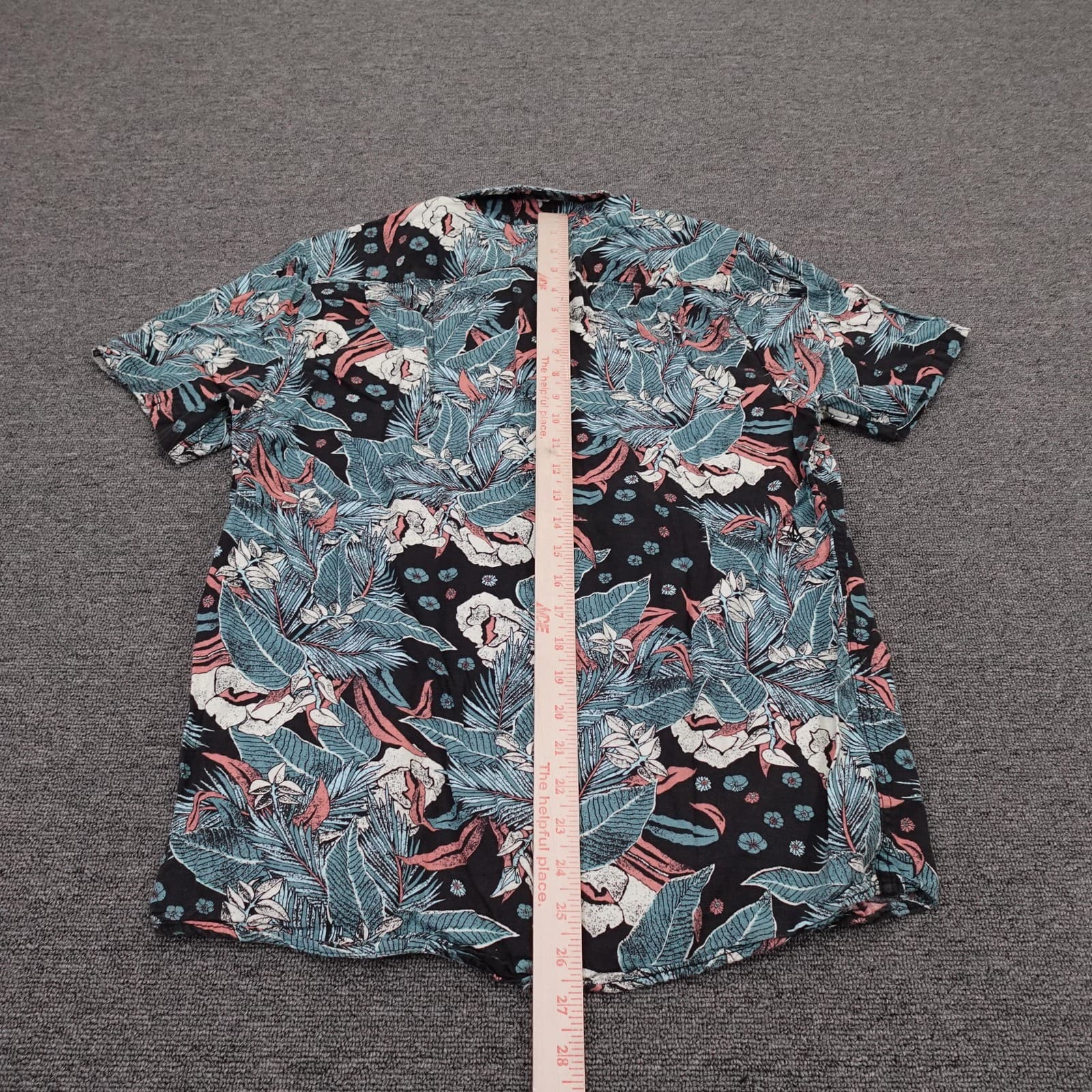 Volcom Shirt Mens Medium Black Hawaiian Floral Short Sleeve Button Up Casual - Thumbnail 5