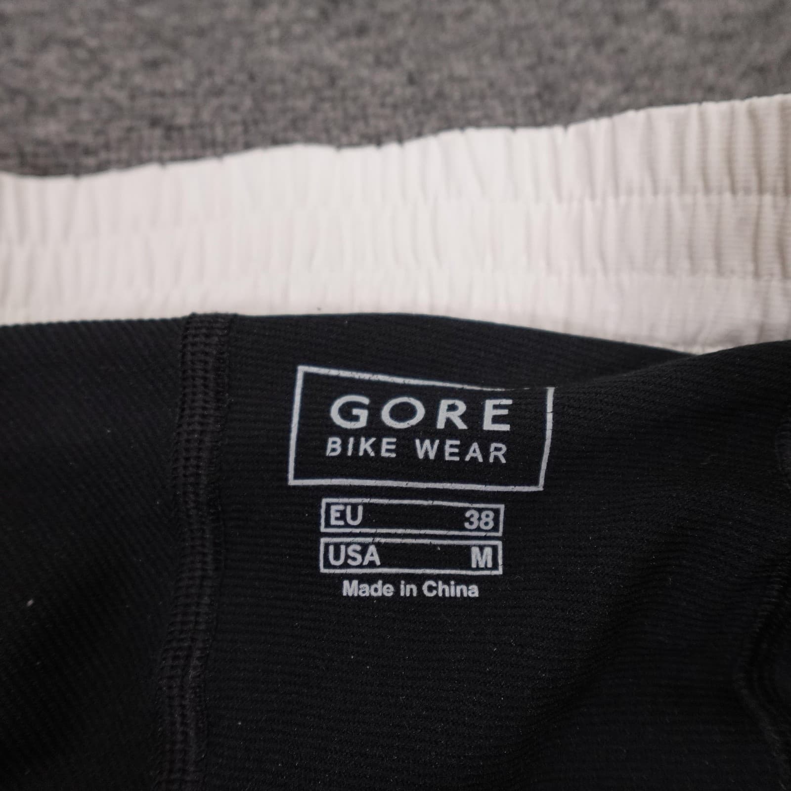 Gore Bike Wear Shorts Mens Medium White Black Padded Cycling Chamois 11 Inseam - Thumbnail 3