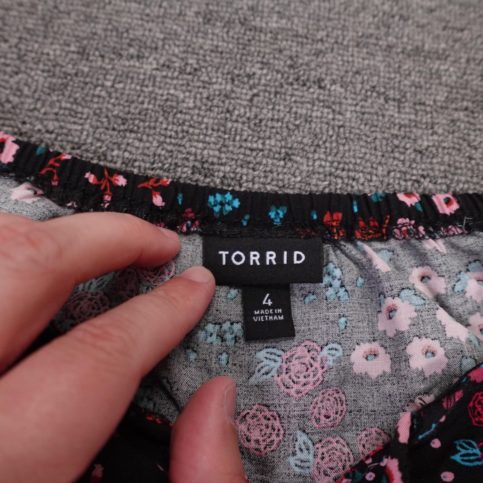 Torrid Blouse Womens 4 Black Floral Sweetheart Neck Long Sleeve Peplum Top - Thumbnail 3