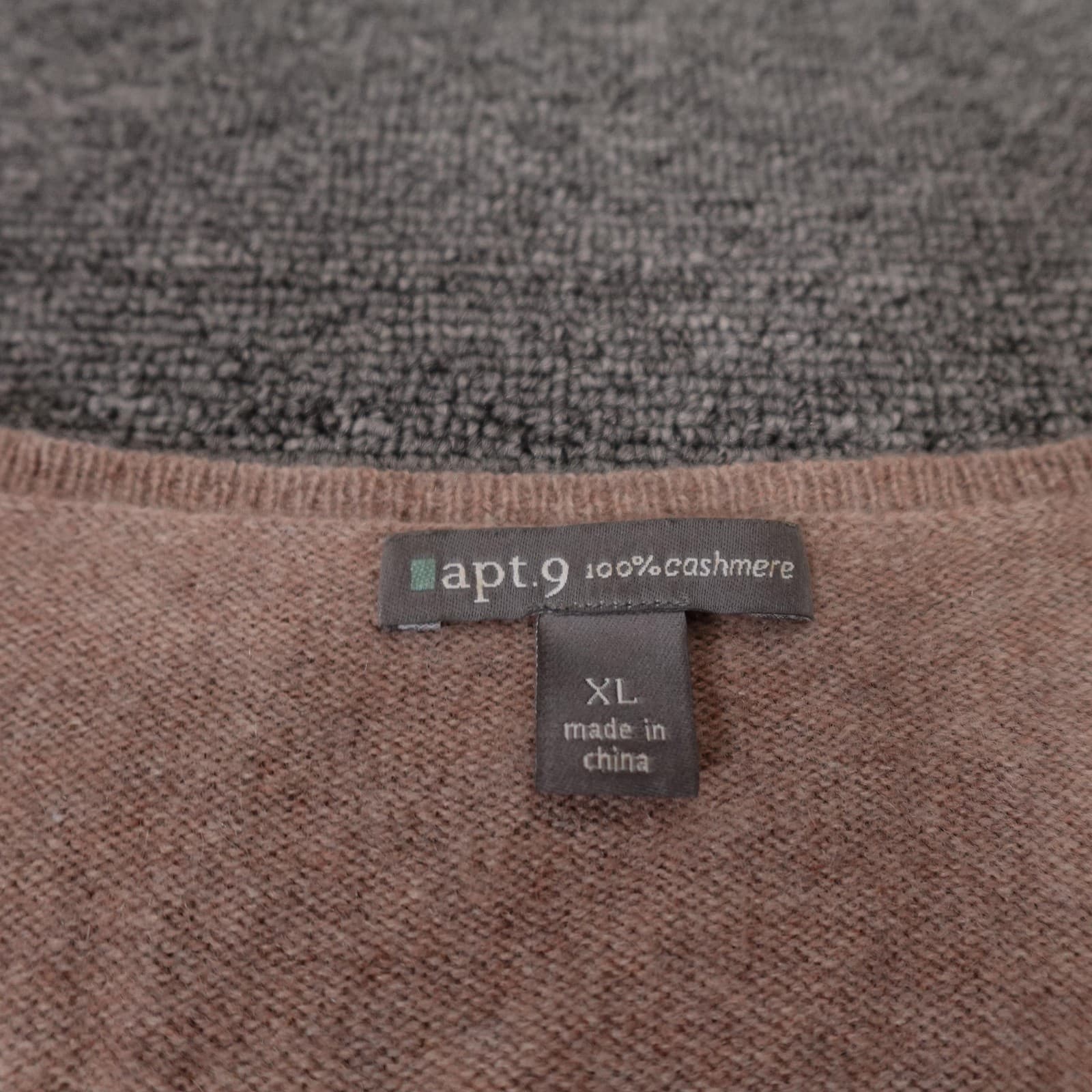 Apt. 9 Sweater Mens XL Beige Argyle V Neck 100% Cashmere Knit Pullover Soft - Thumbnail 3