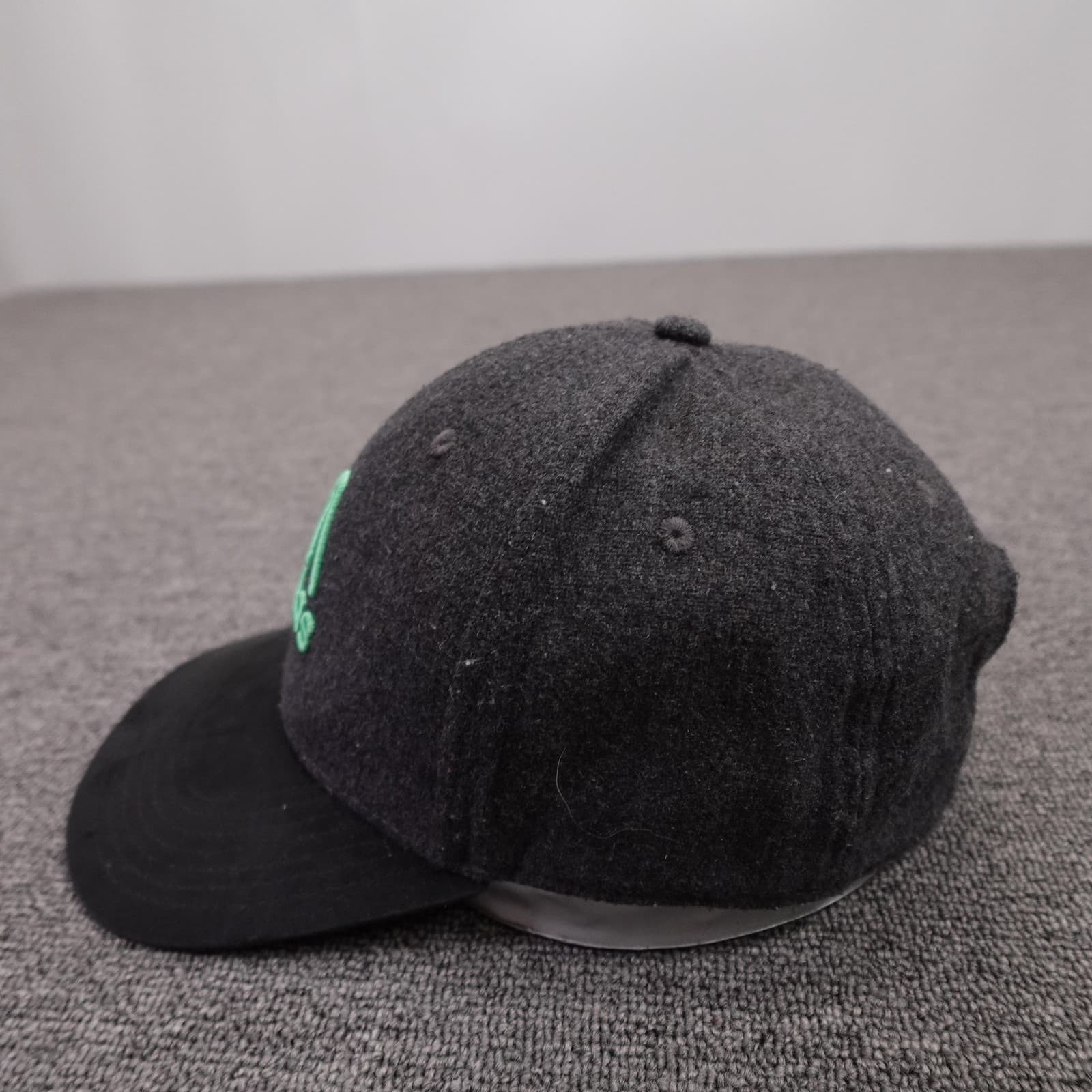 Adidas Hat Cap Snap Back Mens One Size Gray Felt Black Brim Green Golf Logo - Thumbnail 3