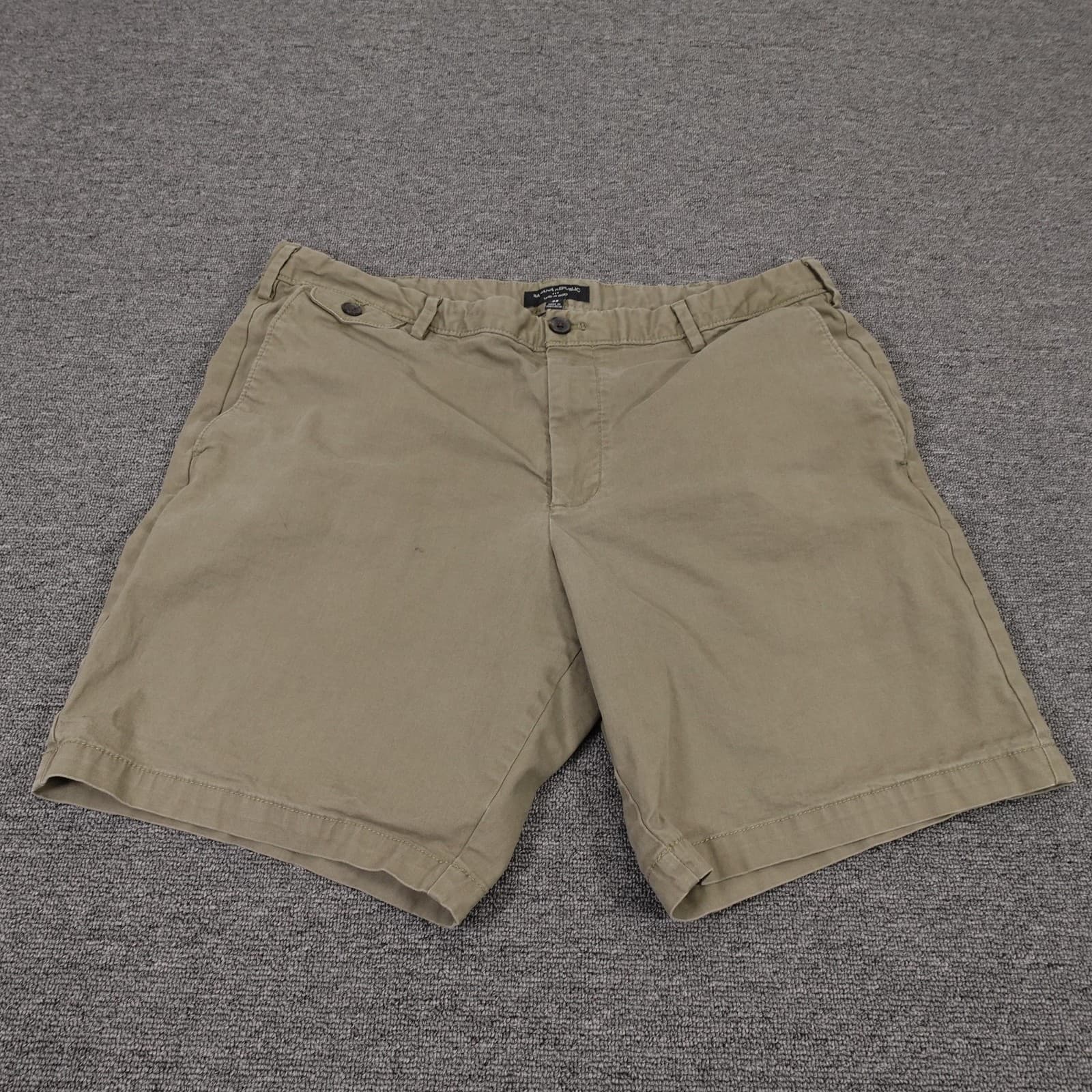 Banana Republic Shorts Mens 38 Beige Lived-In Chino Stretch 11 Inseam Casual