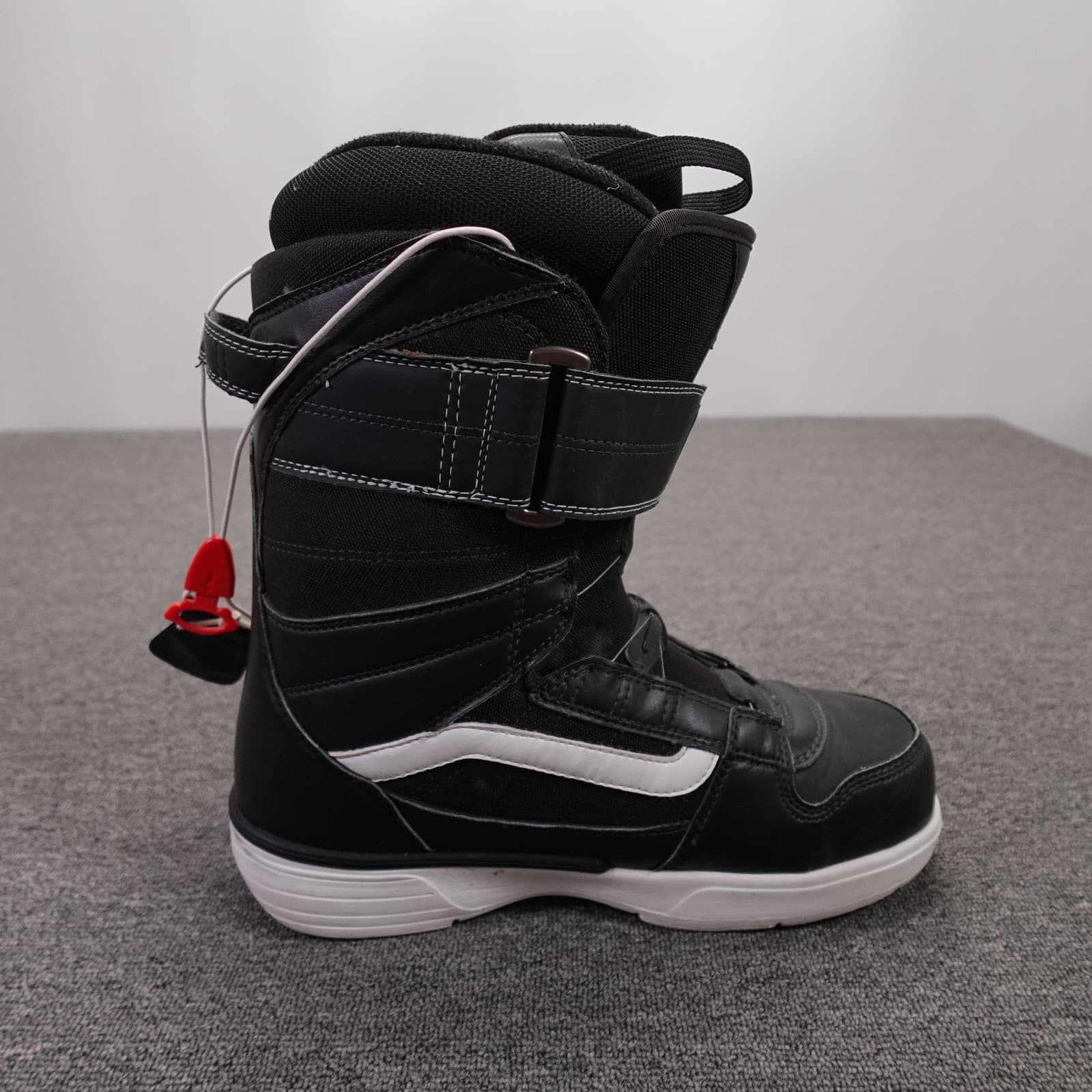 Vans Matlock Snowboard Boots Mens 12 Black TRI-FIT X Dial Lace Rubber Sole Grip - Thumbnail 8