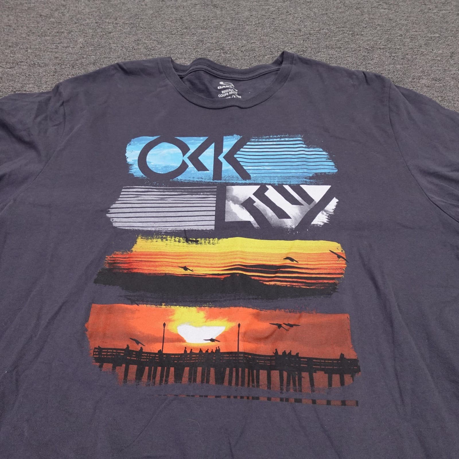 Oakley Shirt Mens 2XL Gray Sunset Beach Pier Graphic Tee Tagless Surf Ocean - Thumbnail 2