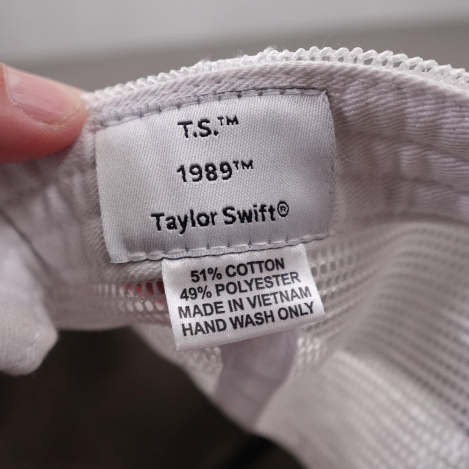 Taylor Swift 1989 Logo Trucker Hat Unisex Adjustable Black White Mesh Cap Merch - Thumbnail 8