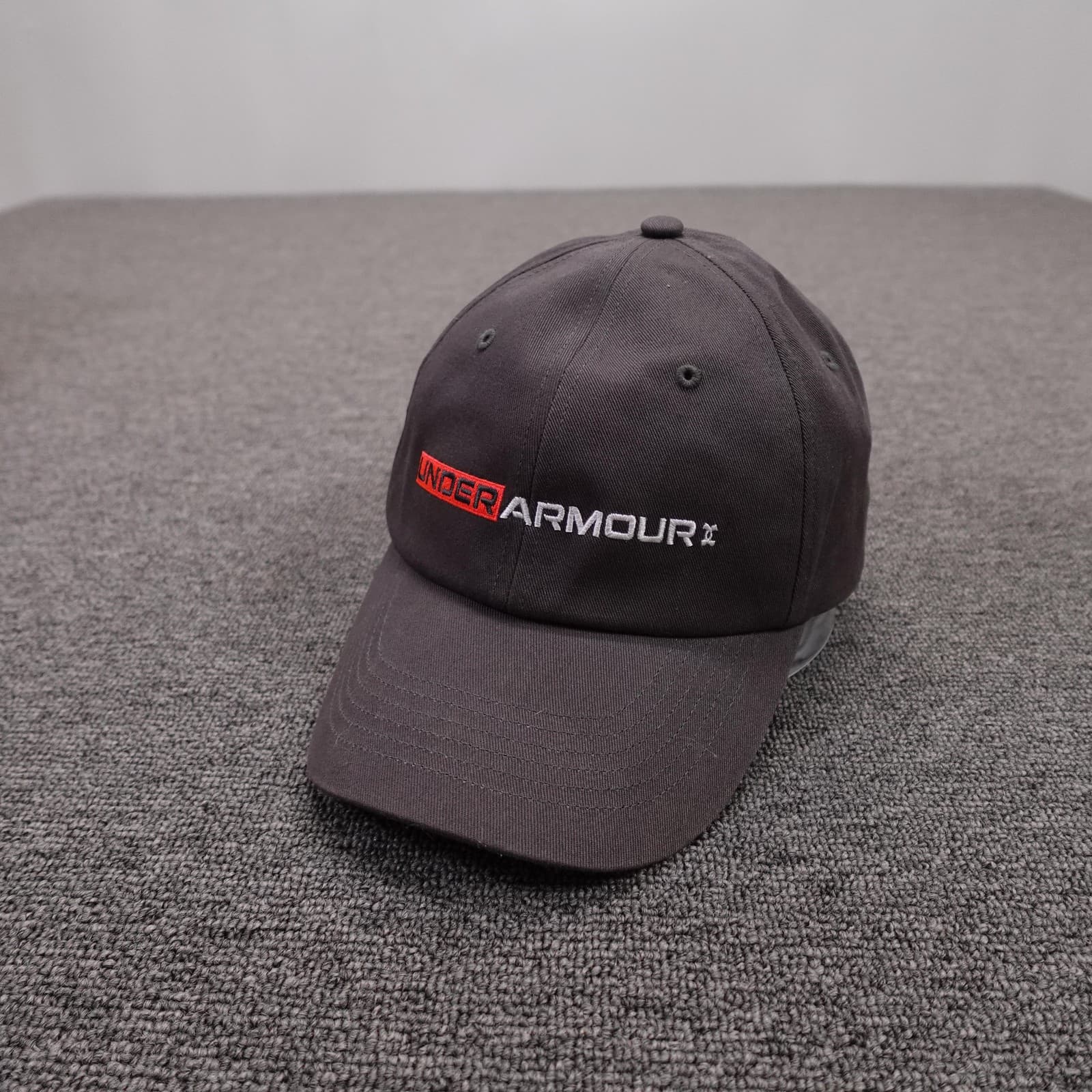 Under Armour Hat Cap Strap Back Mens One Size Gray Twill Baseball Logo