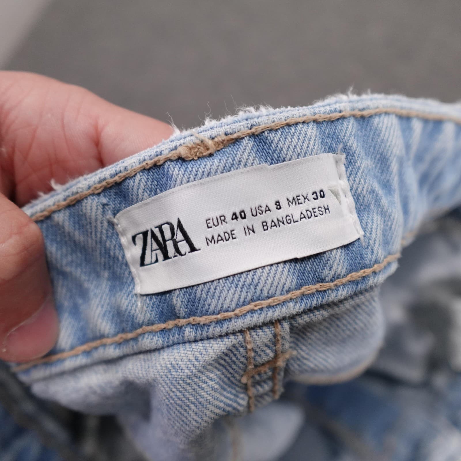 Zara Shorts Womens 8 Light Blue Denim High Rise Distressed Cutoff Frayed Hem - Thumbnail 4