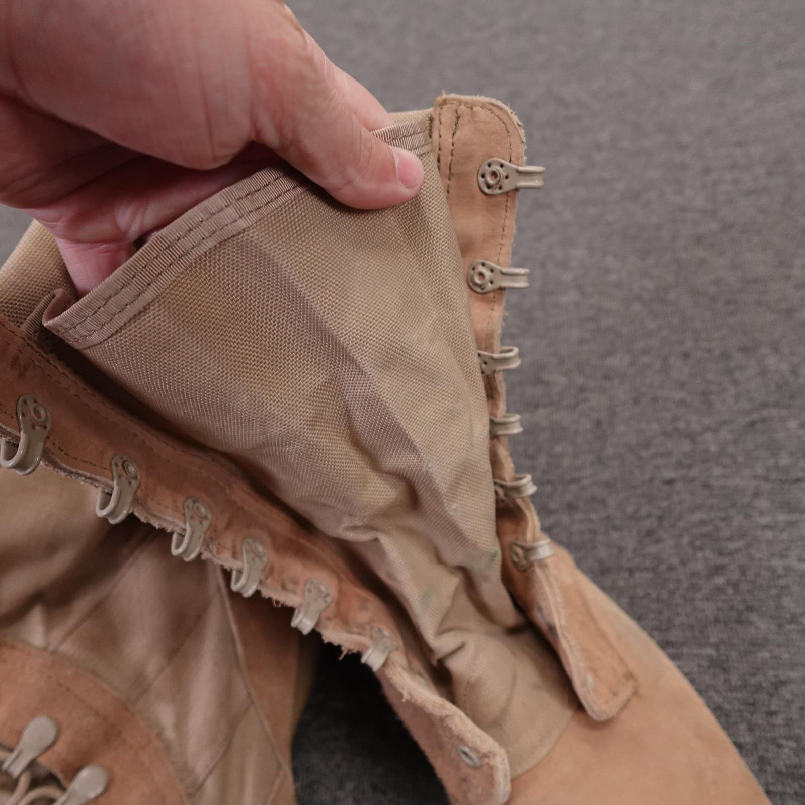 Altama Combat Boots Mens Size 9.5 Beige Suede Military Tactical Vibram Sole - Thumbnail 2