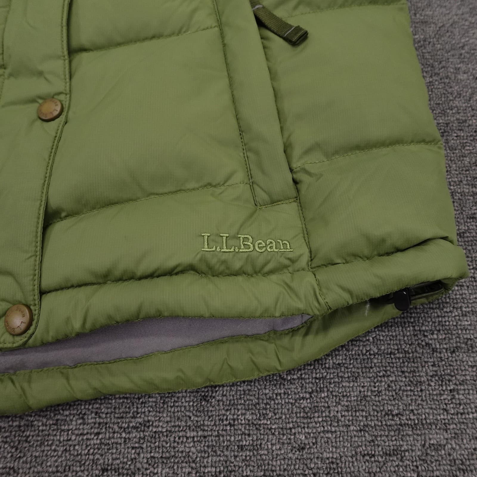 L.L.Bean Vest Womens Medium Green Down Puffer Snap Front Quilted Warm Outdoor - Thumbnail 2