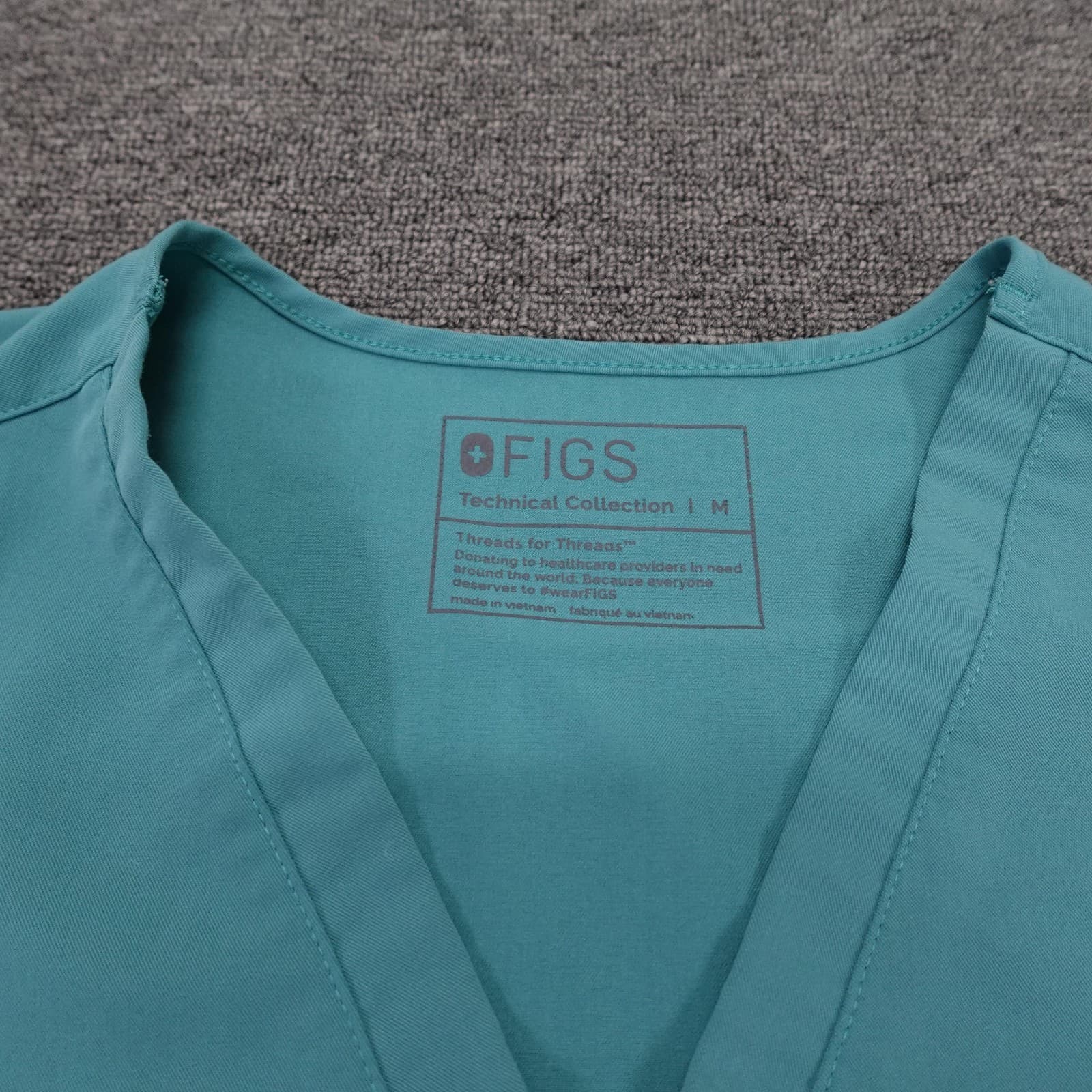 FIGS Scrub Top Womens Medium Green Casma V Neck Tunic Pocket Medical Technical - Thumbnail 3