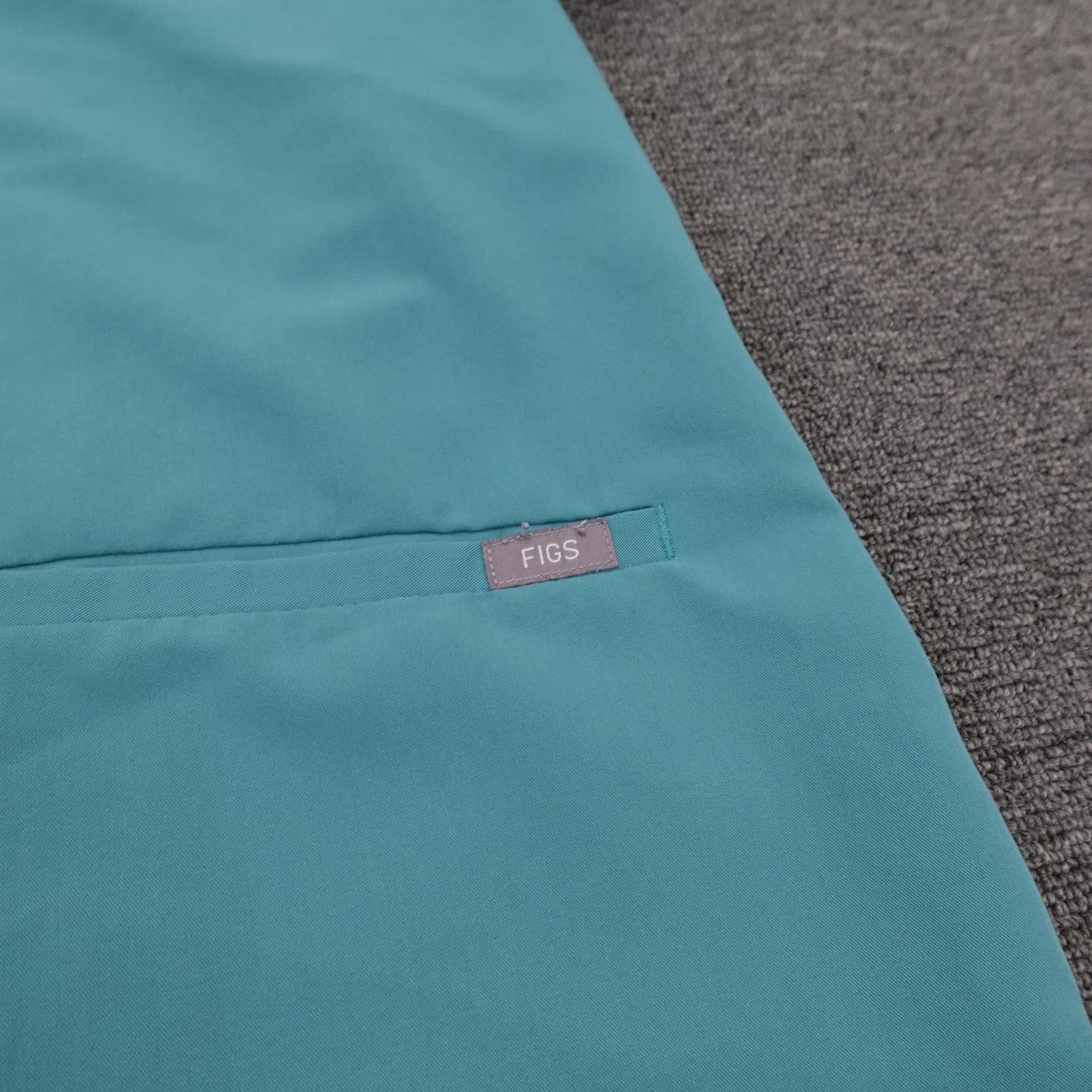 FIGS Scrub Top Womens Medium Green Casma V Neck Tunic Pocket Medical Technical - Thumbnail 2