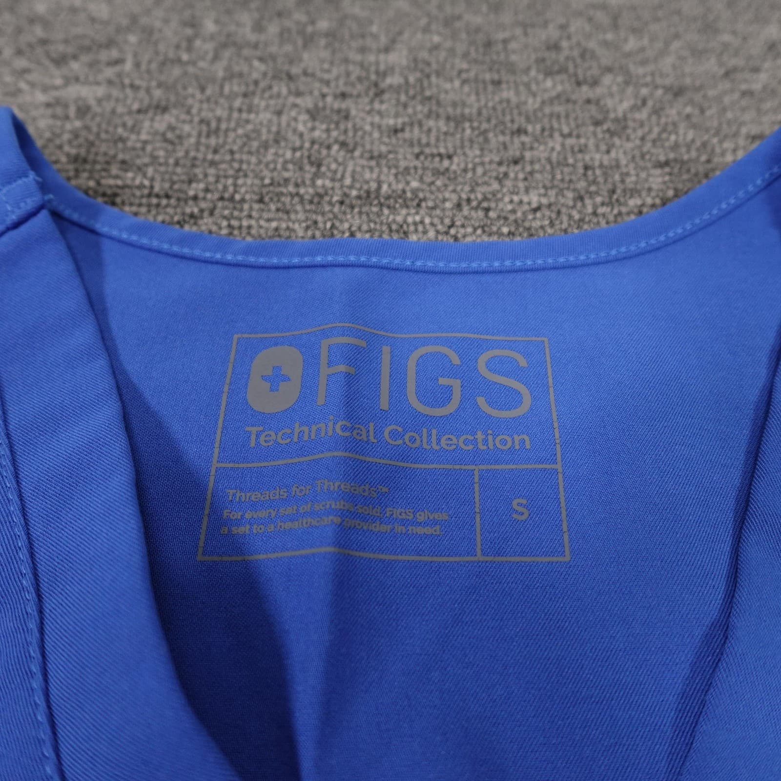 FIGS Scrub Top Womens Small Blue V-Neck Technical Collection Medical Uniform - Thumbnail 2