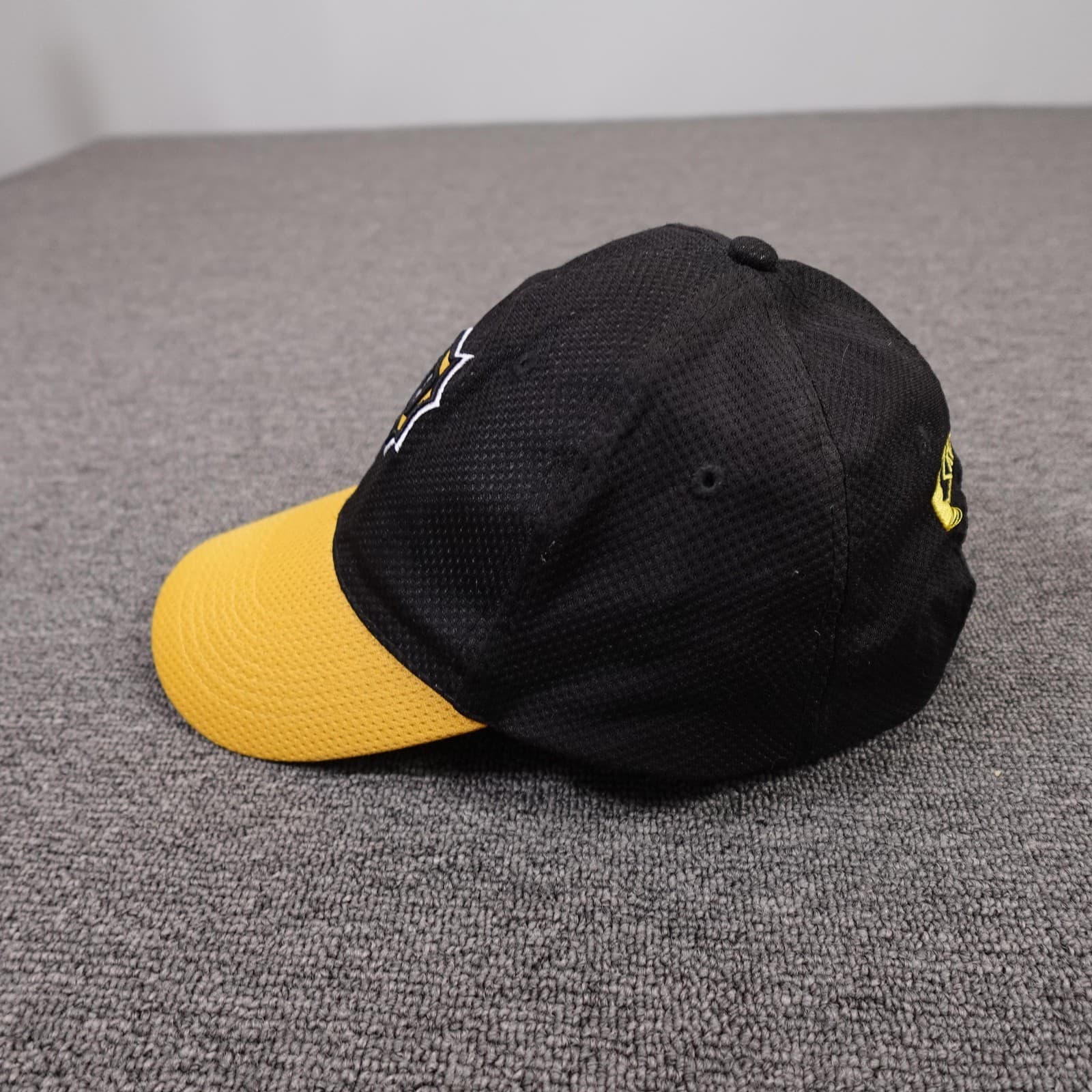 Pittsburgh Pirates Hat Cap Strap Back One Size Black MLB Baseball Bwm Global - Thumbnail 3
