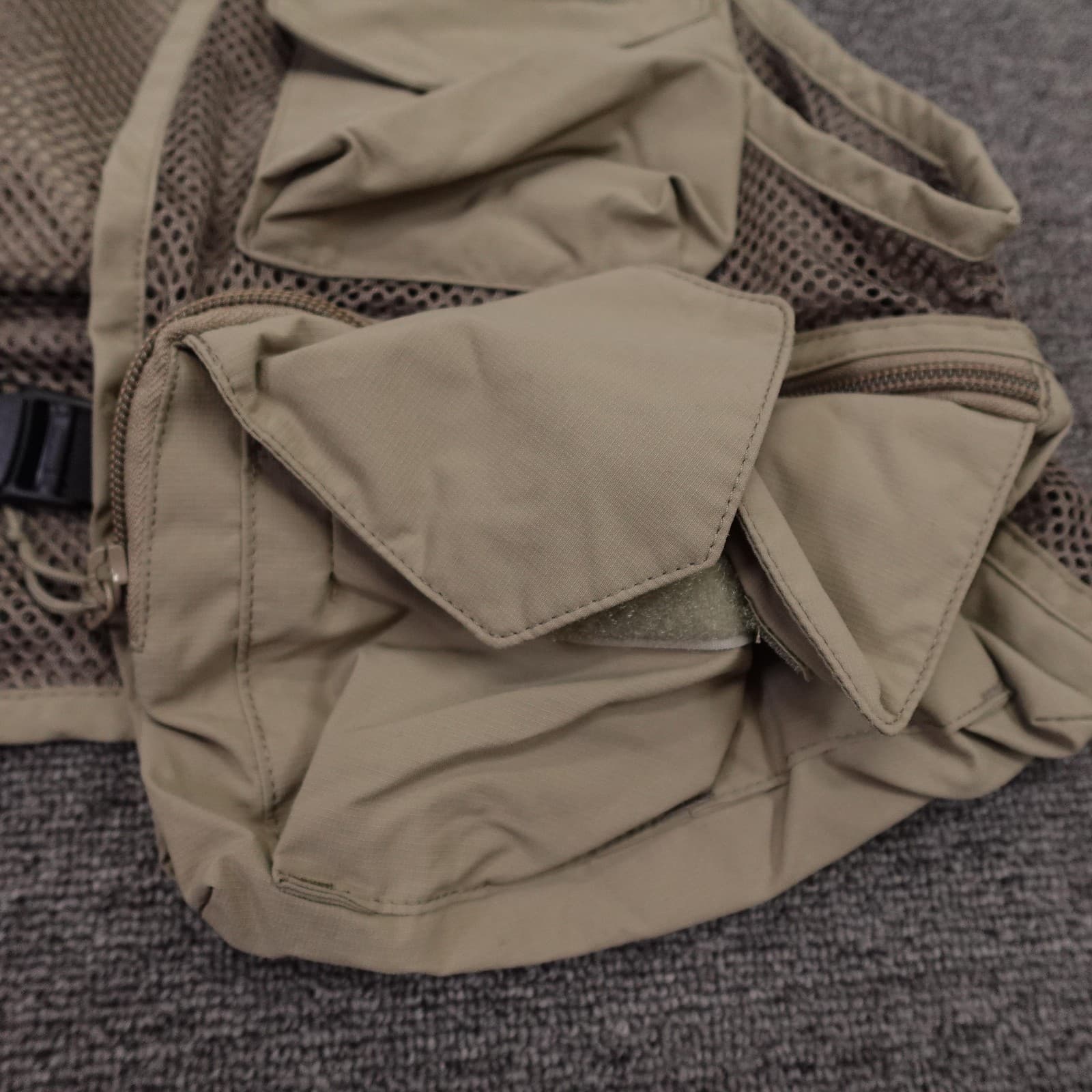 Simms Vest Mens XS Beige Nylon Mesh Fishing Utility Multi Pocket Buckle Gear - Thumbnail 4
