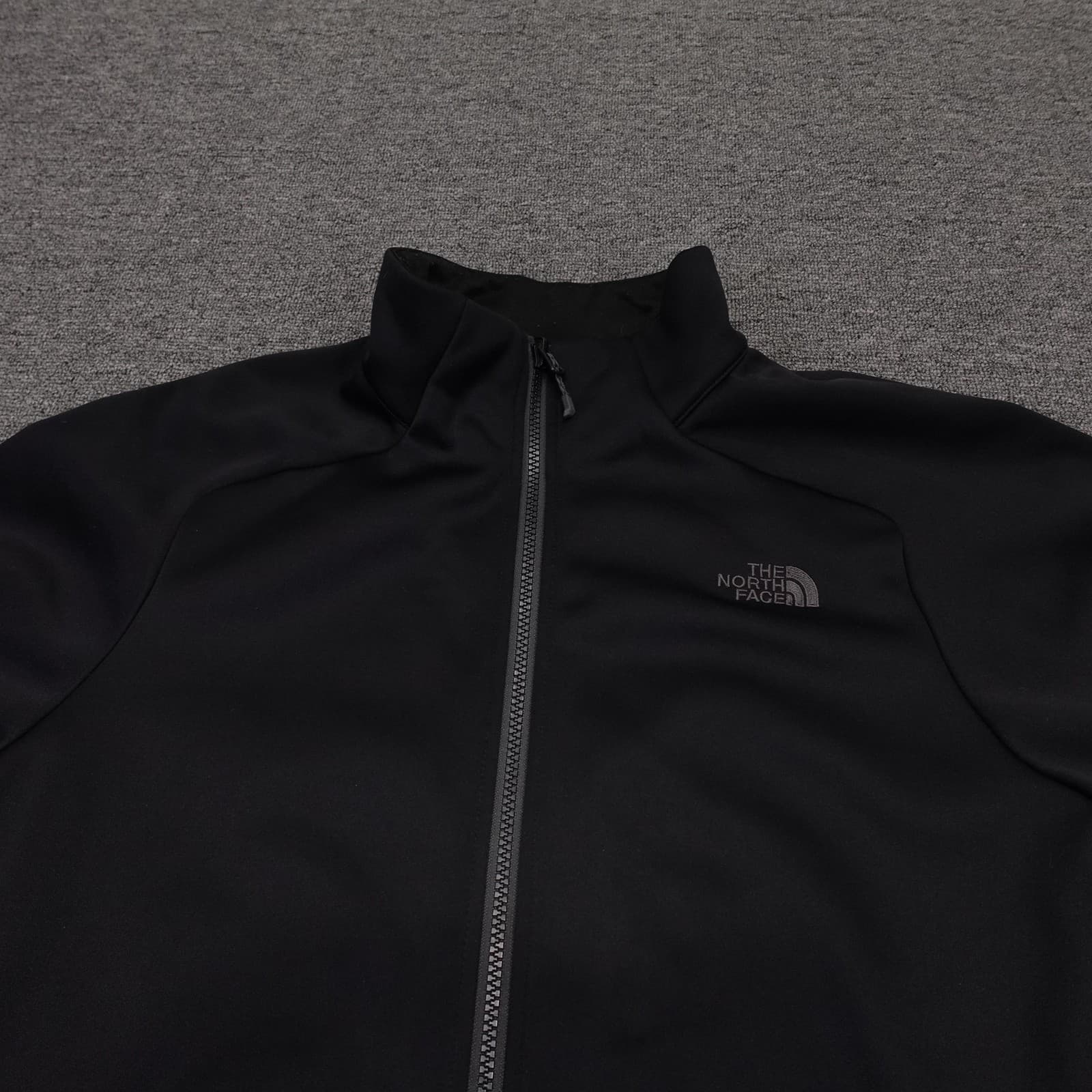 The North Face Jacket Mens Small Black Softshell Full Zip Pockets Windbreaker - Thumbnail 2