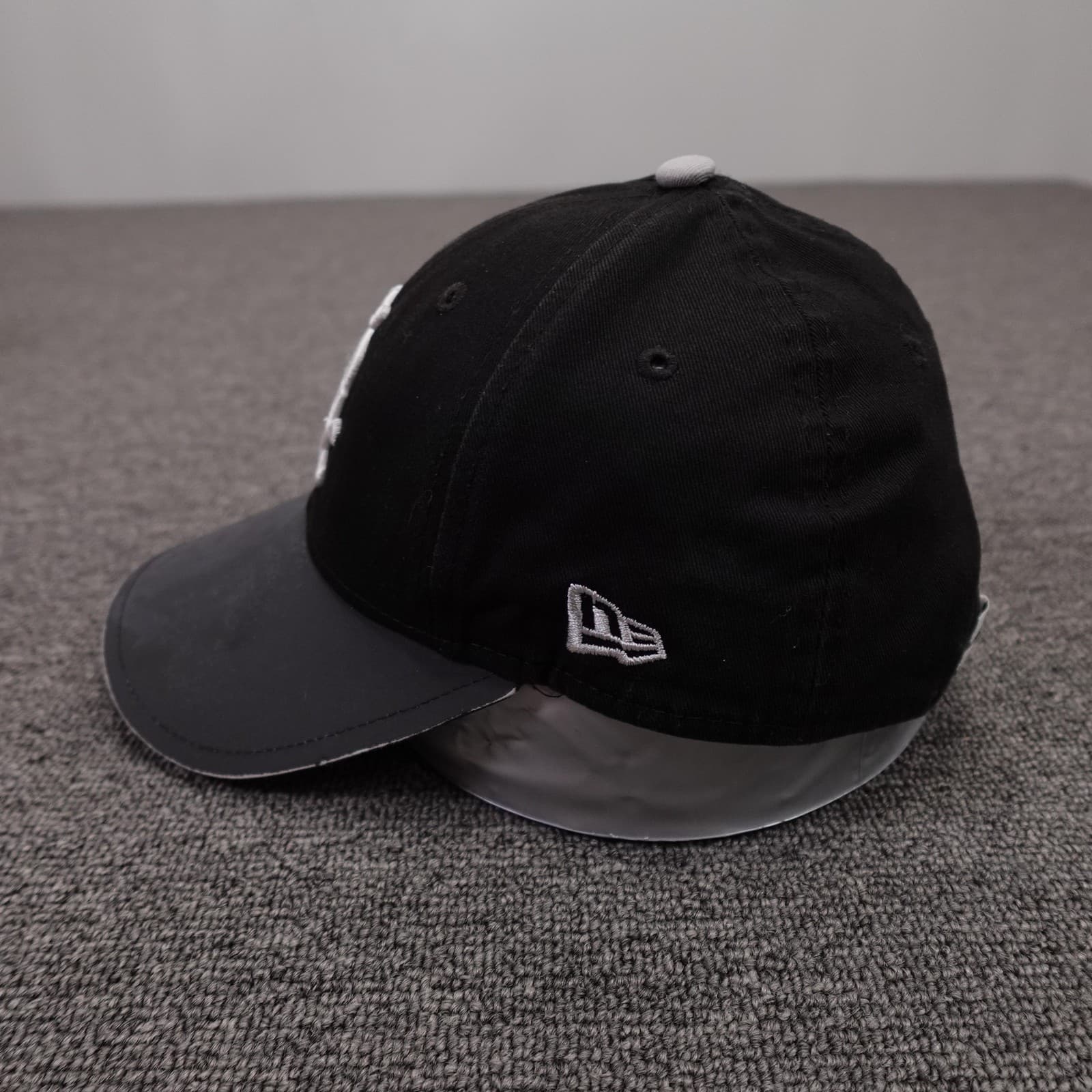 Chicago White Sox Hat Cap Snap Back Boys One Size Black MLB Baseball New Era - Thumbnail 2